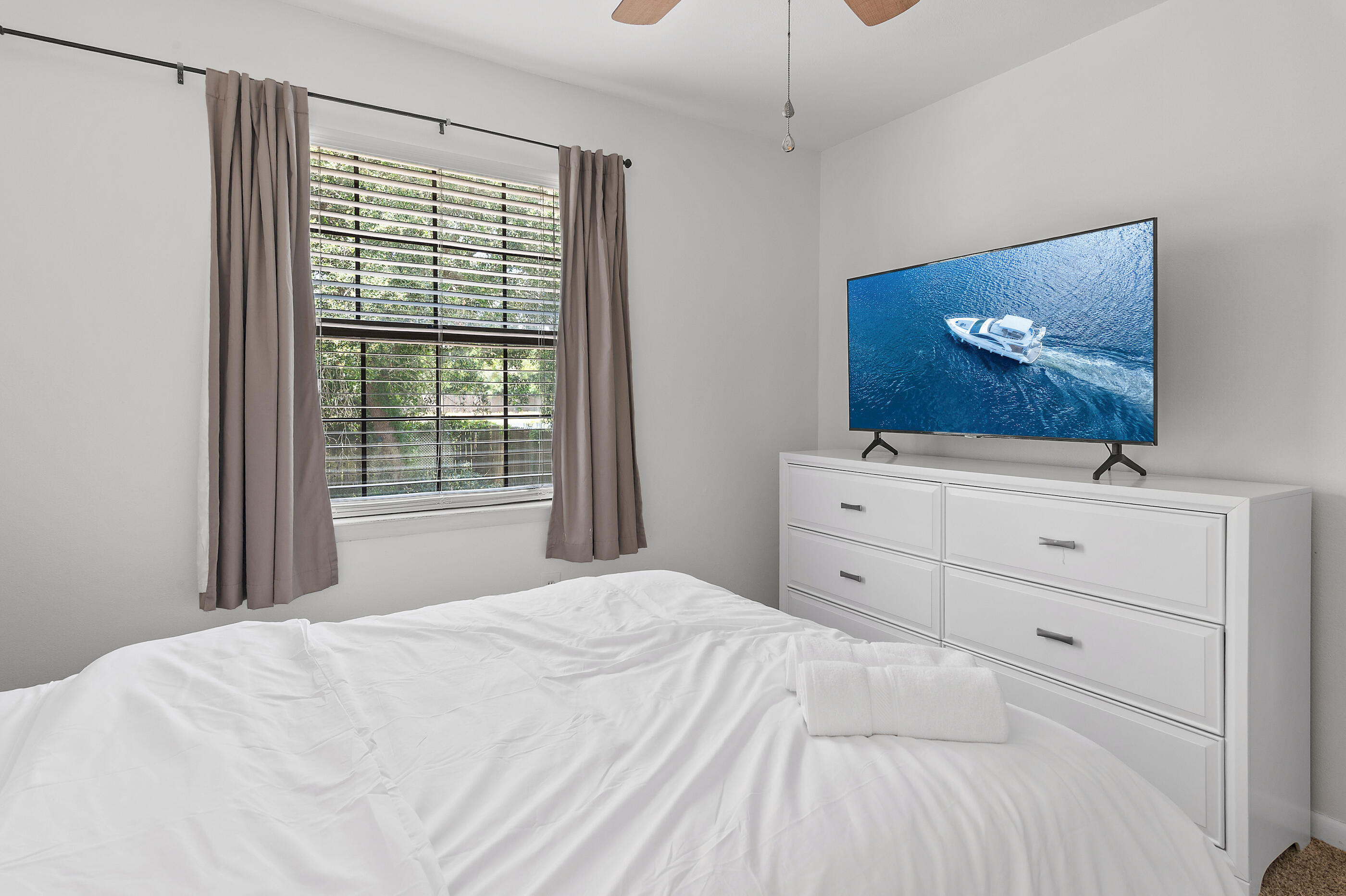 SANDALWOOD MANOR 1ST ADD LOT 18 - Residential