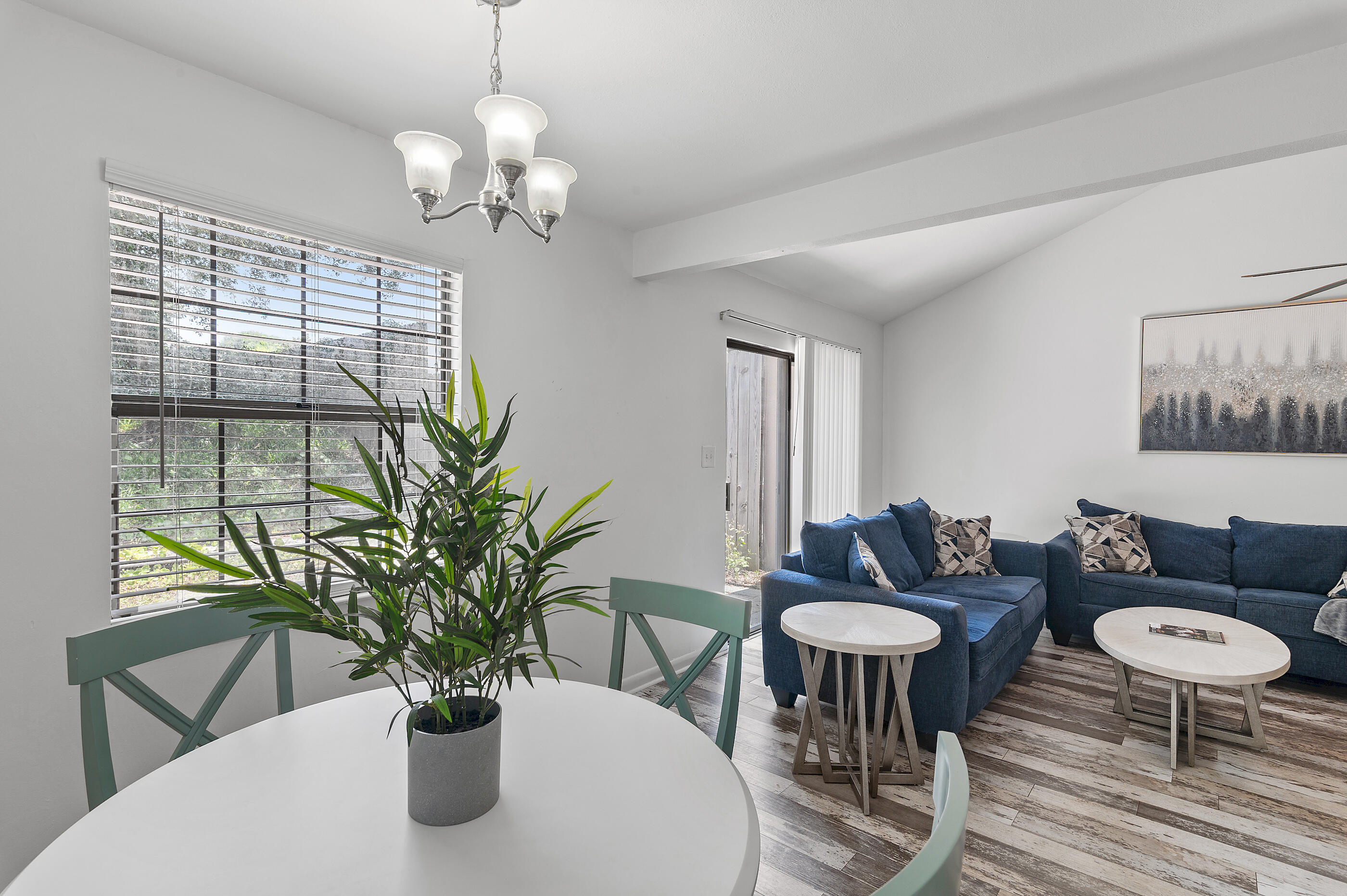 SANDALWOOD MANOR 1ST ADD LOT 18 - Residential