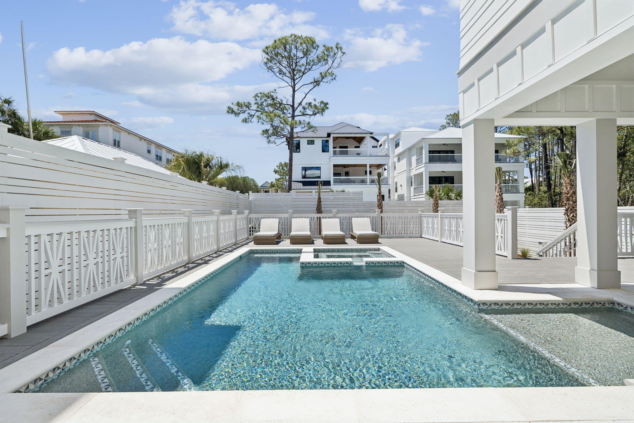 GULF SHORE MANOR - Residential