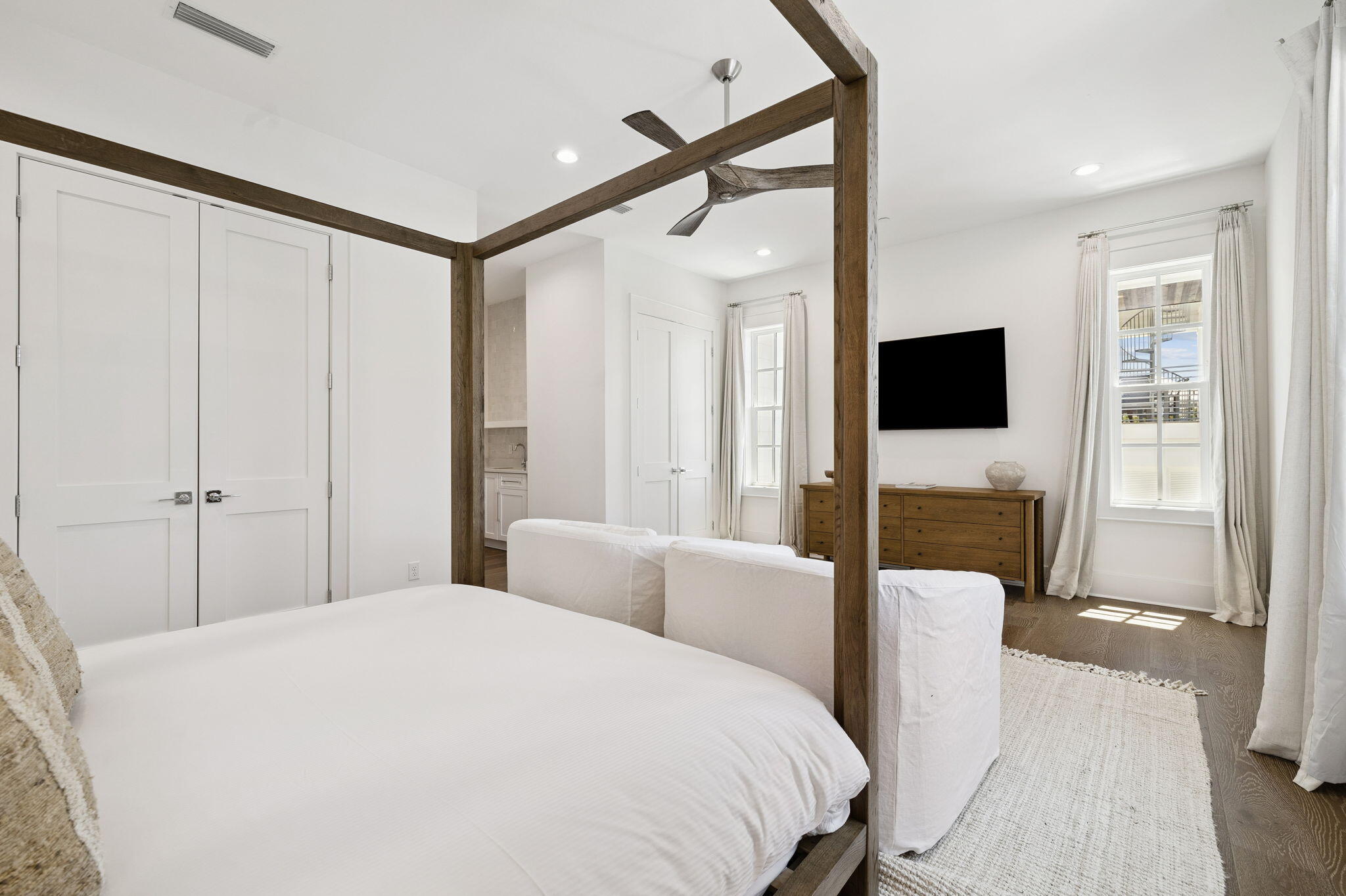 GULF SHORE MANOR - Residential