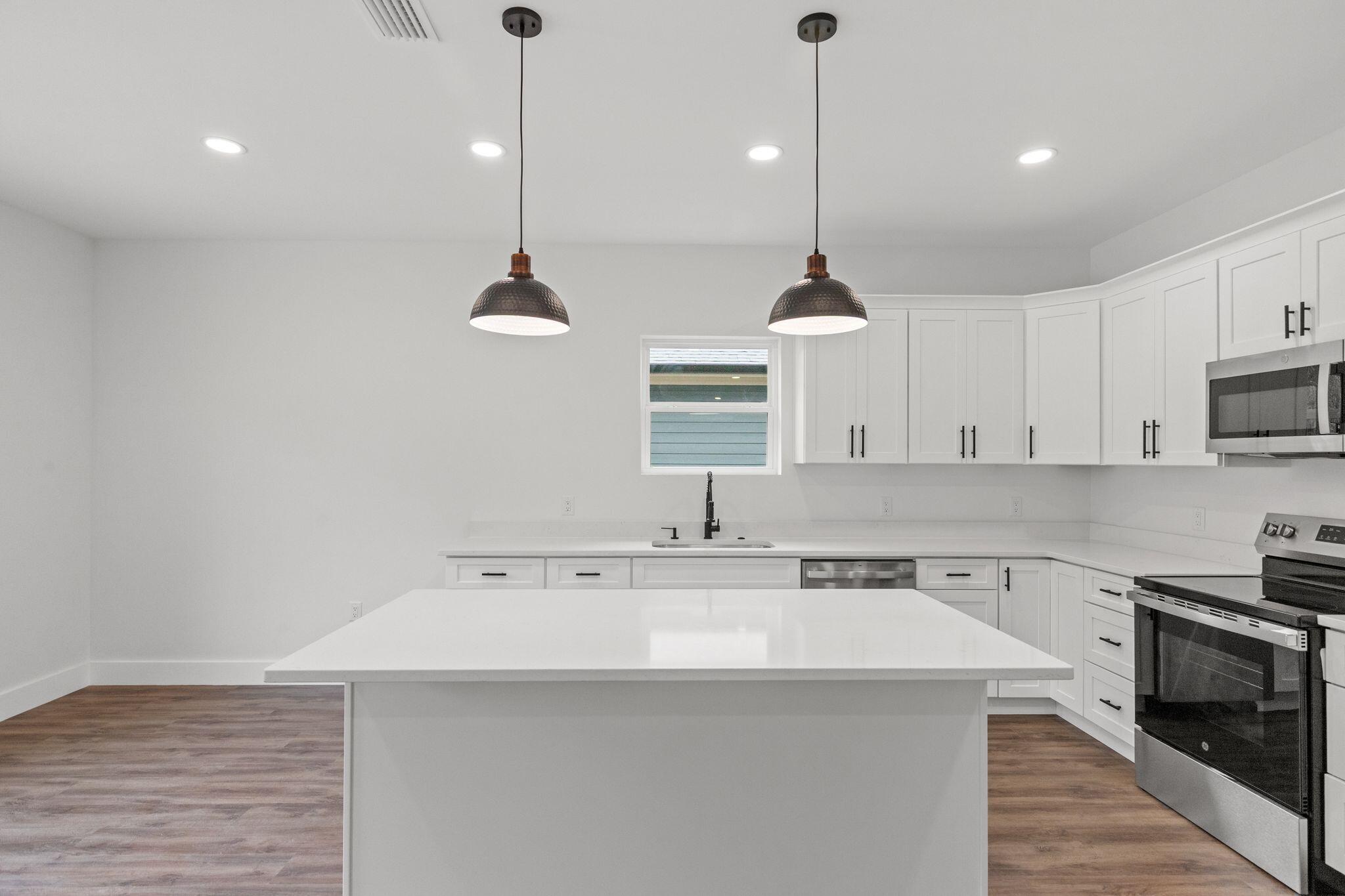 TOWN OF SANTA ROSA - Residential