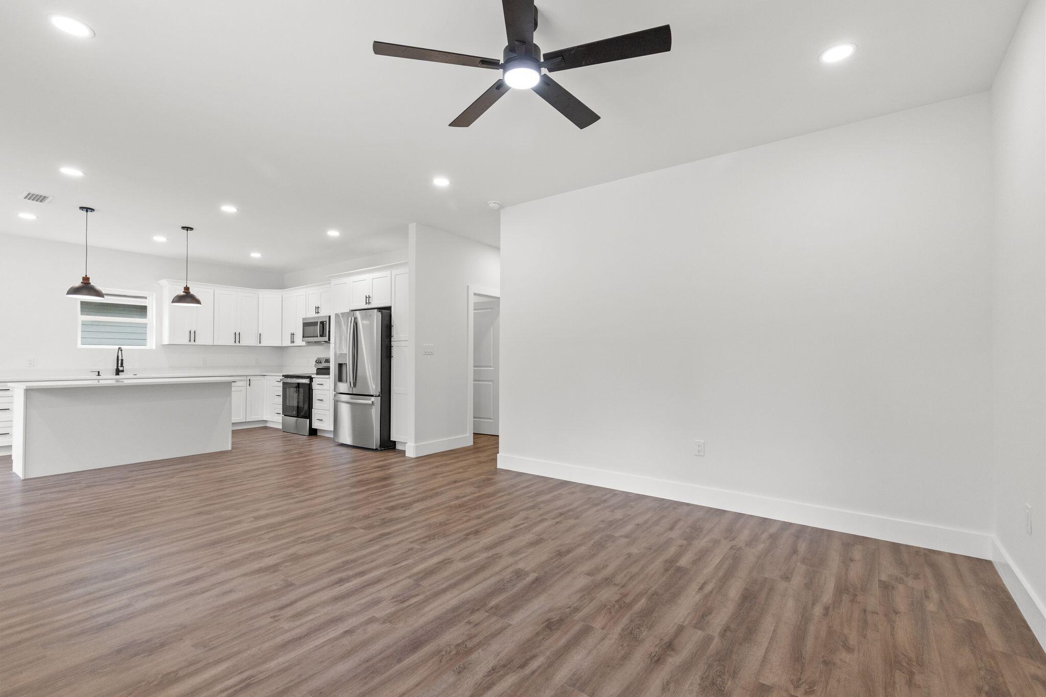 TOWN OF SANTA ROSA - Residential