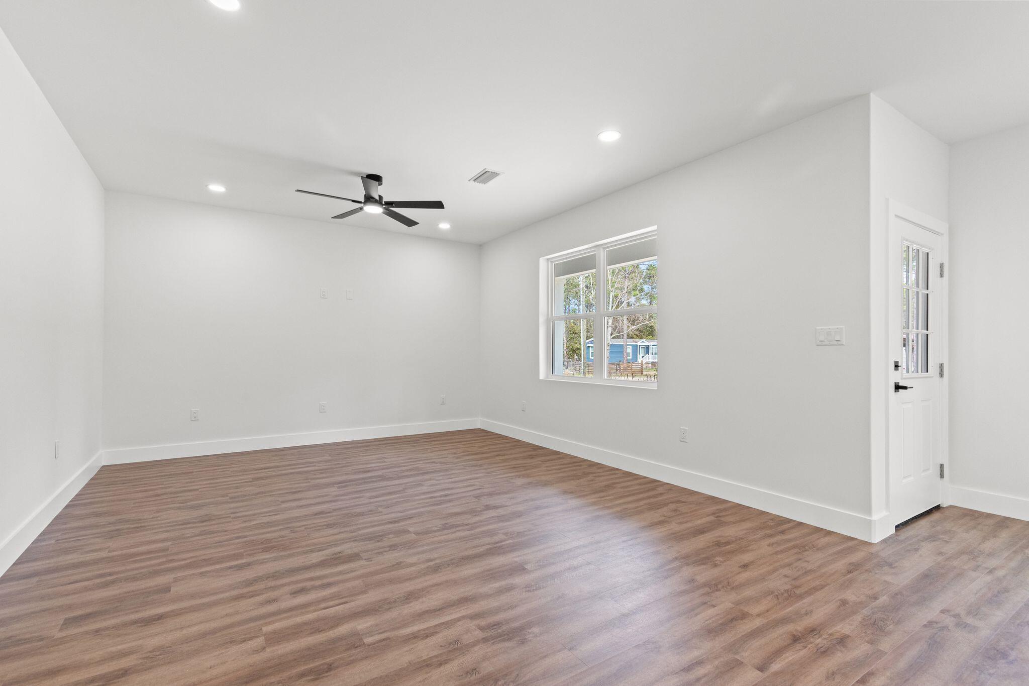 TOWN OF SANTA ROSA - Residential