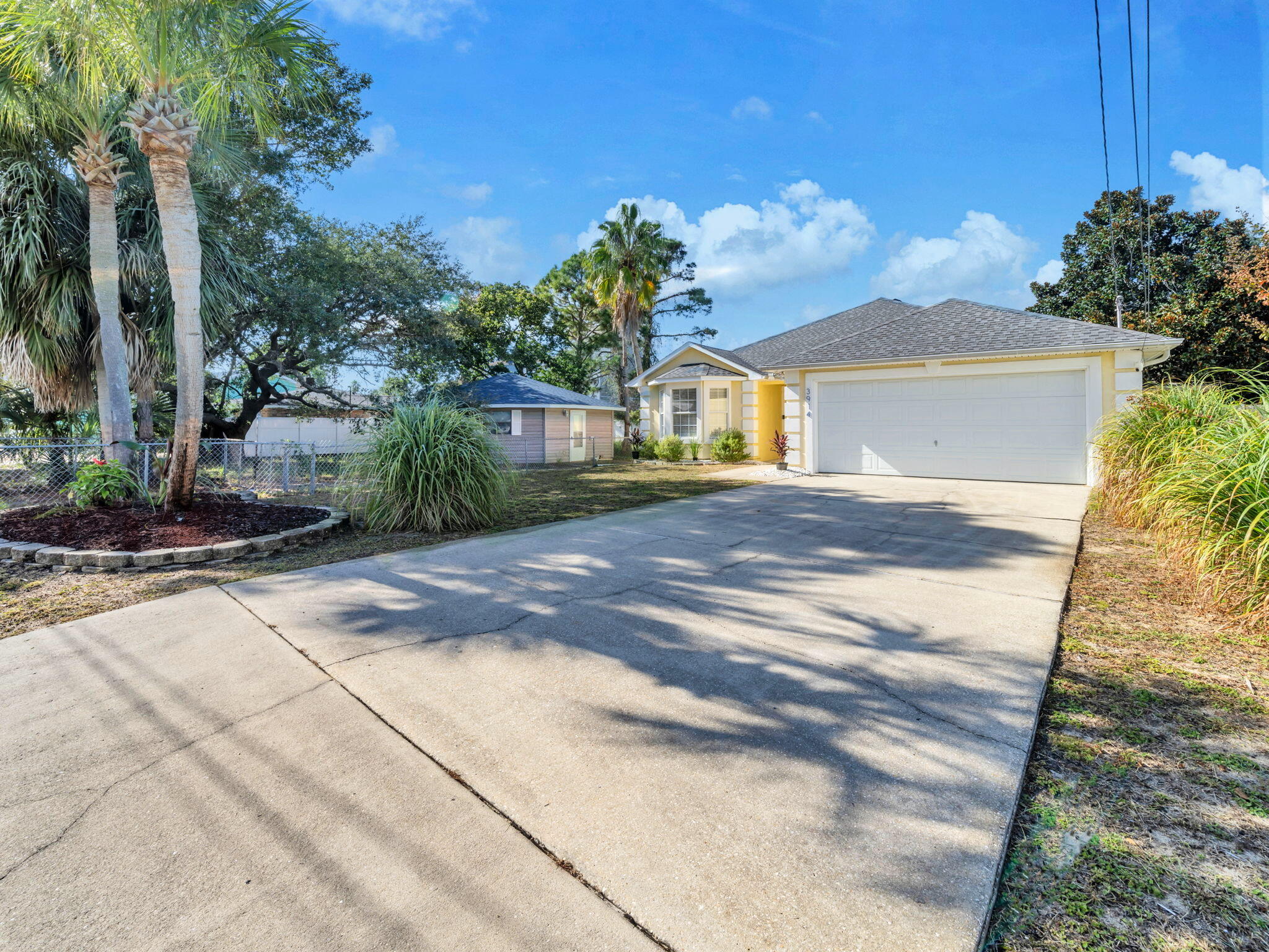 HOLIDAY BEACH UNIT 15 - Residential