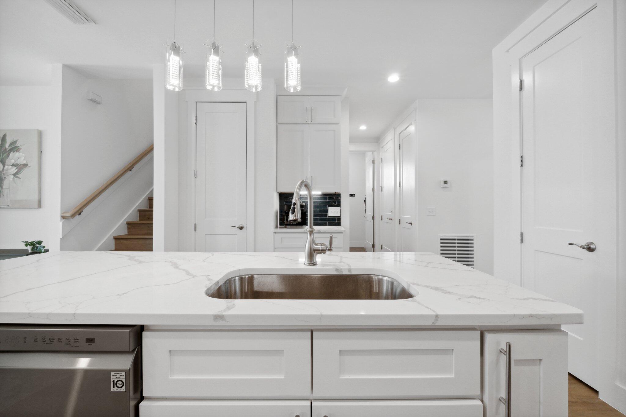 HOLIDAY BEACH UNIT 14 - Residential