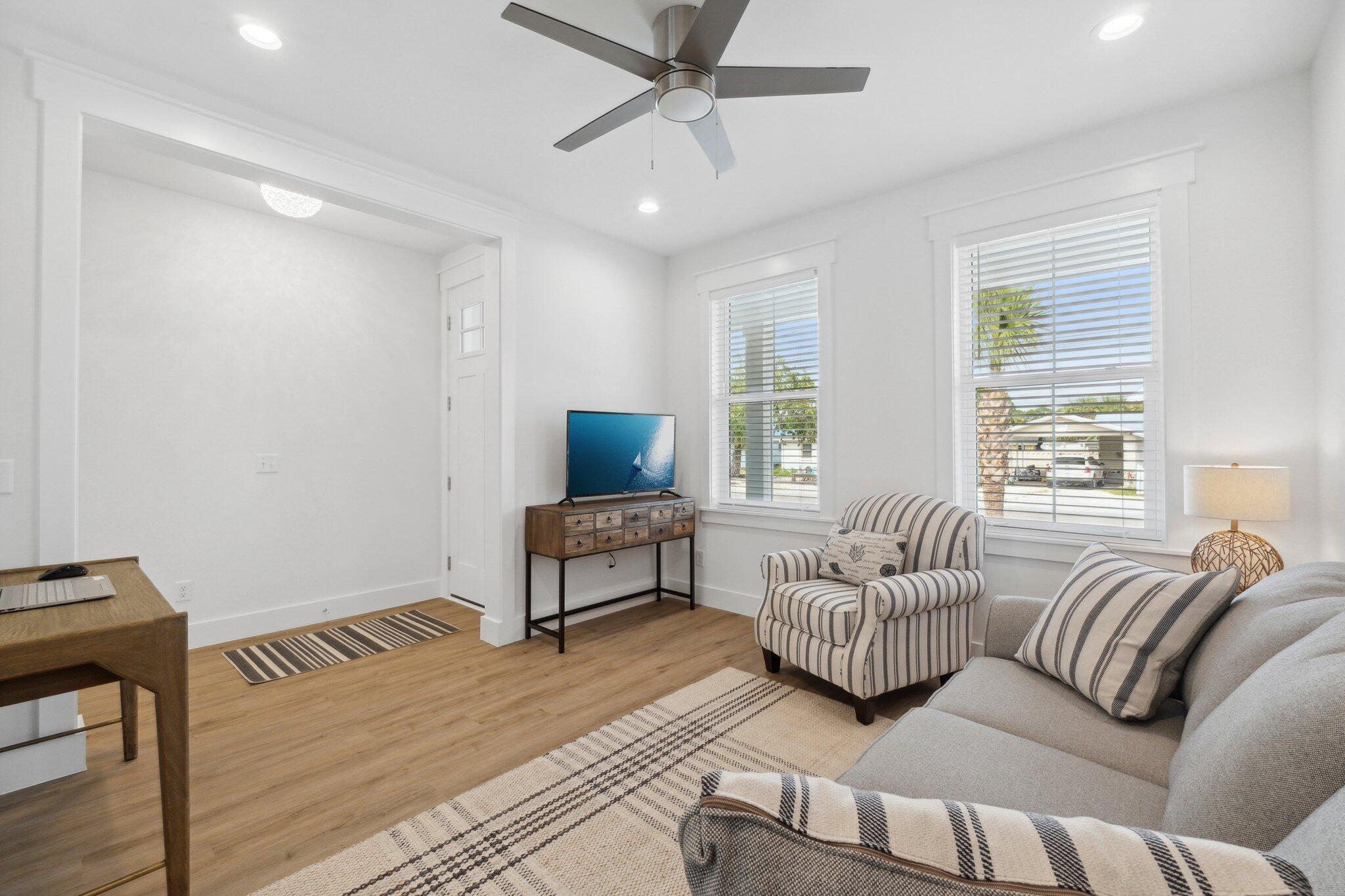 HOLIDAY BEACH UNIT 14 - Residential