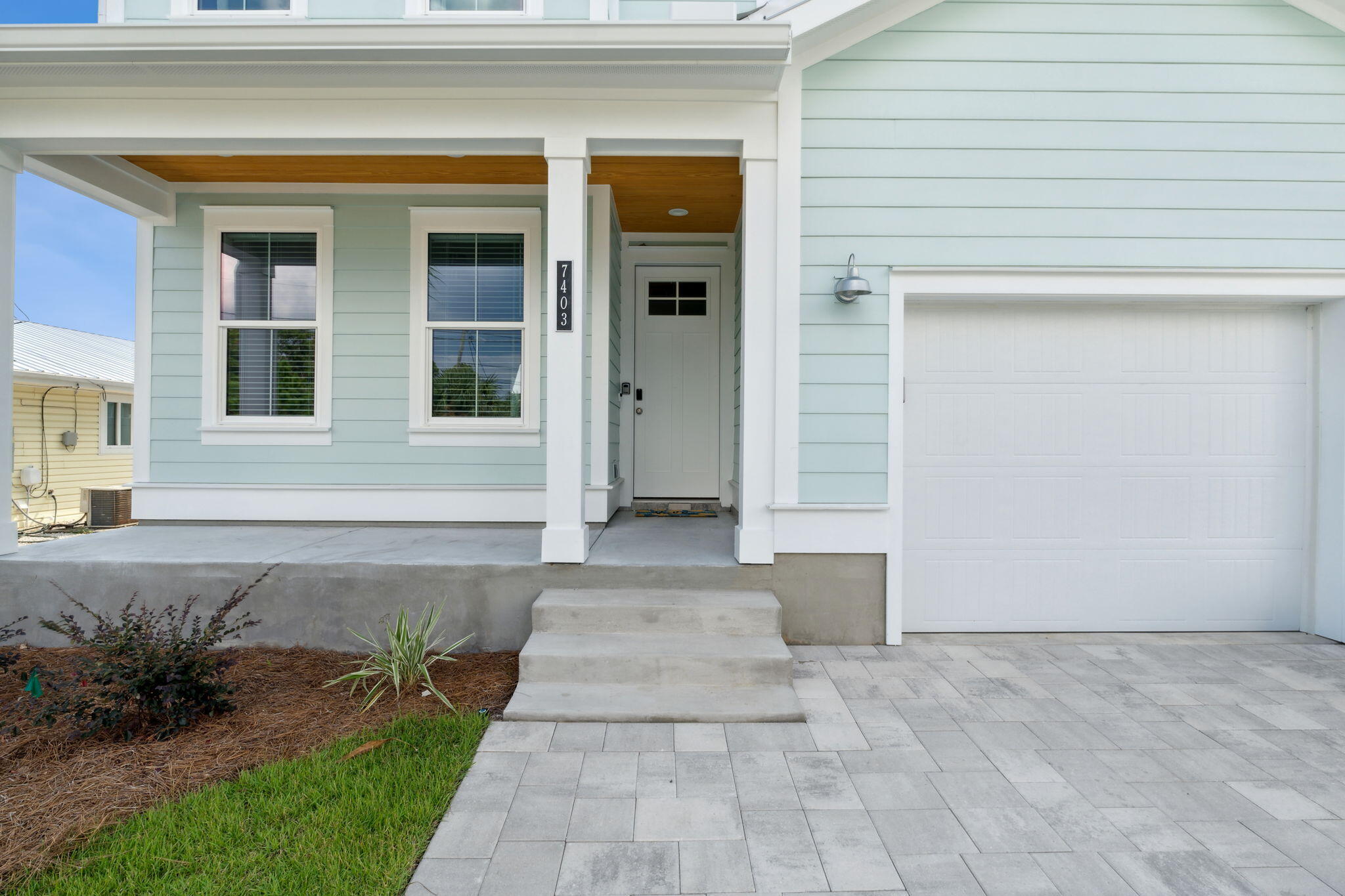 HOLIDAY BEACH UNIT 14 - Residential