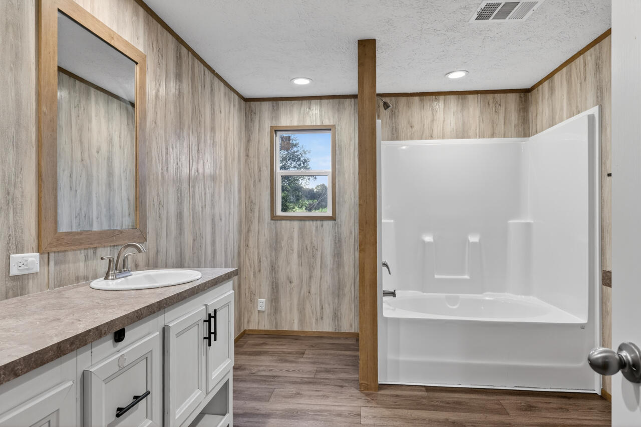 OAKWOOD HILLS UNIT 3 - Residential