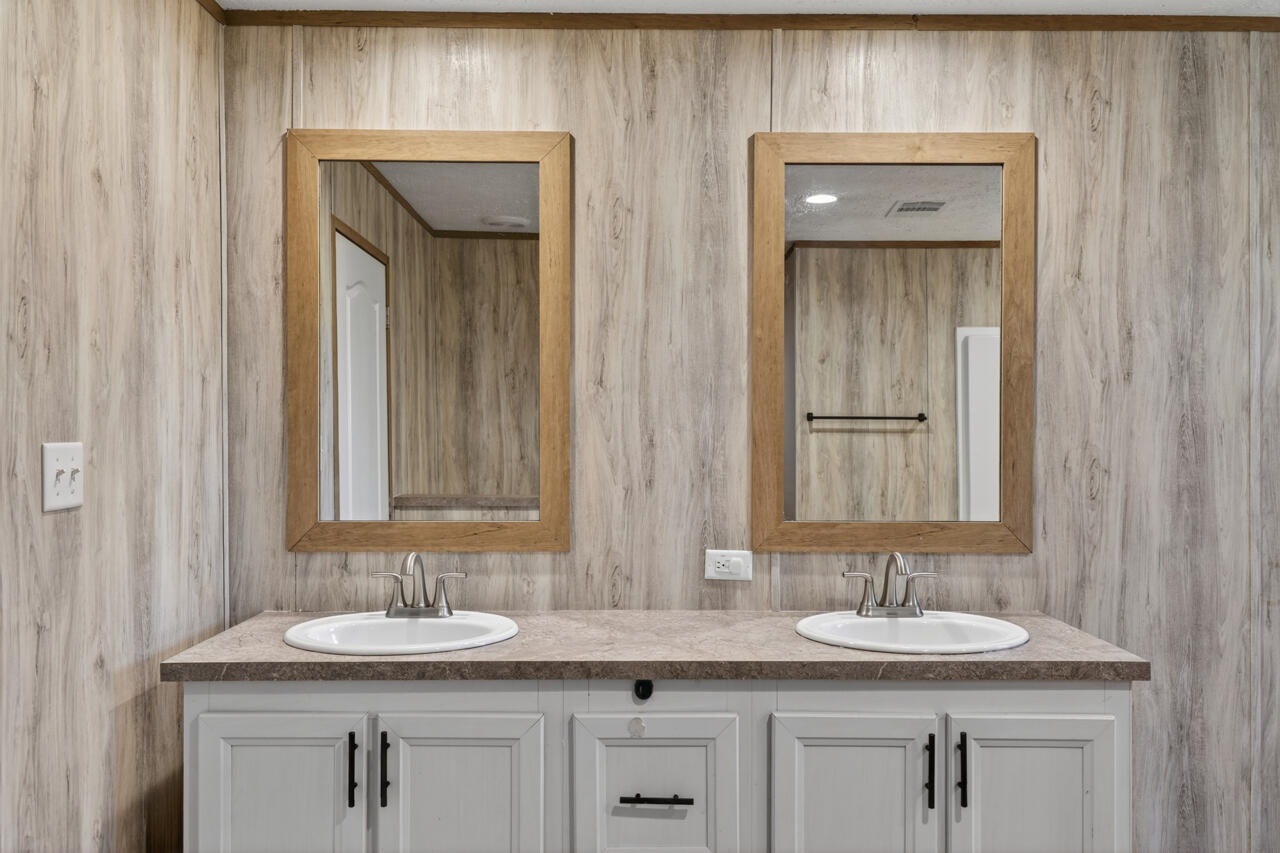 OAKWOOD HILLS UNIT 3 - Residential