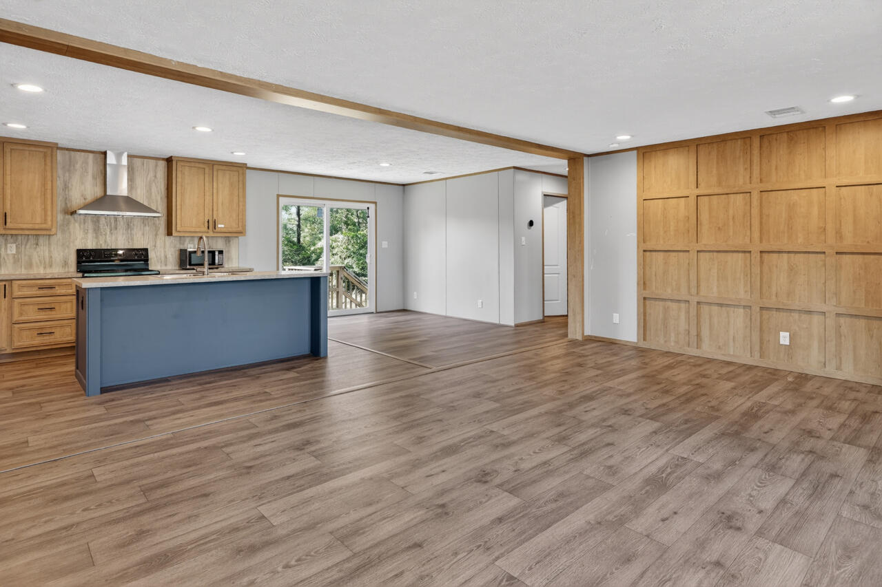 OAKWOOD HILLS UNIT 3 - Residential