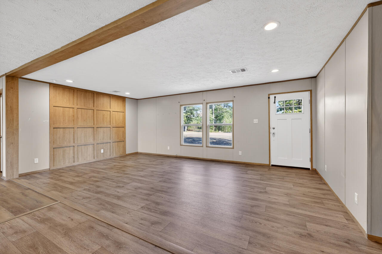 OAKWOOD HILLS UNIT 3 - Residential