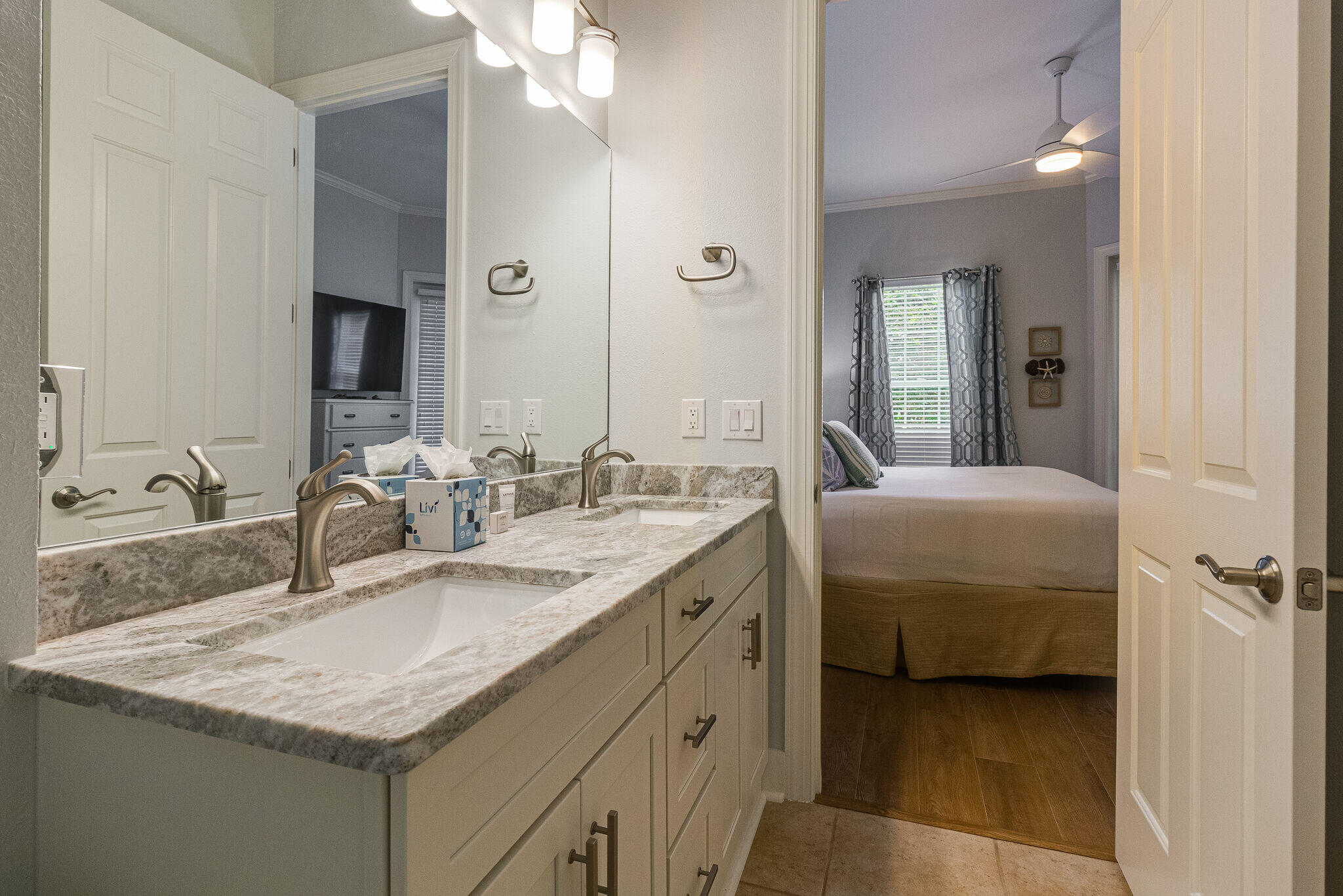 CRYSTAL COVE - Residential