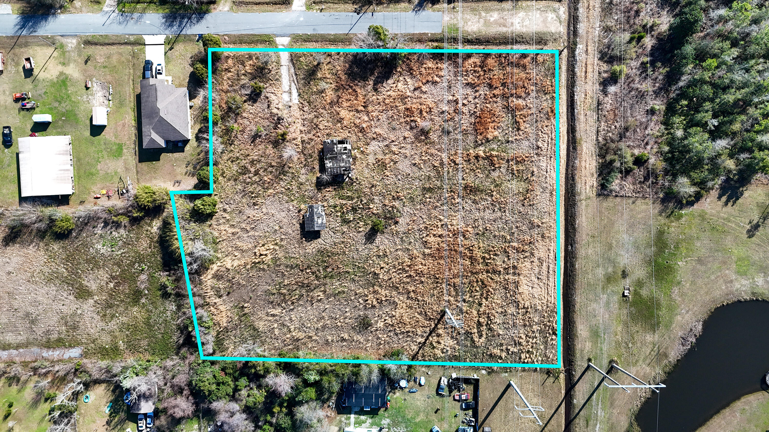 NO RECORDED SUBDIVISION - Land