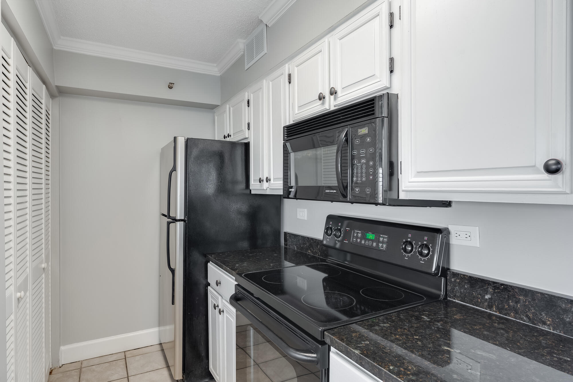 MAINSAIL CONDO PH 3 - Residential