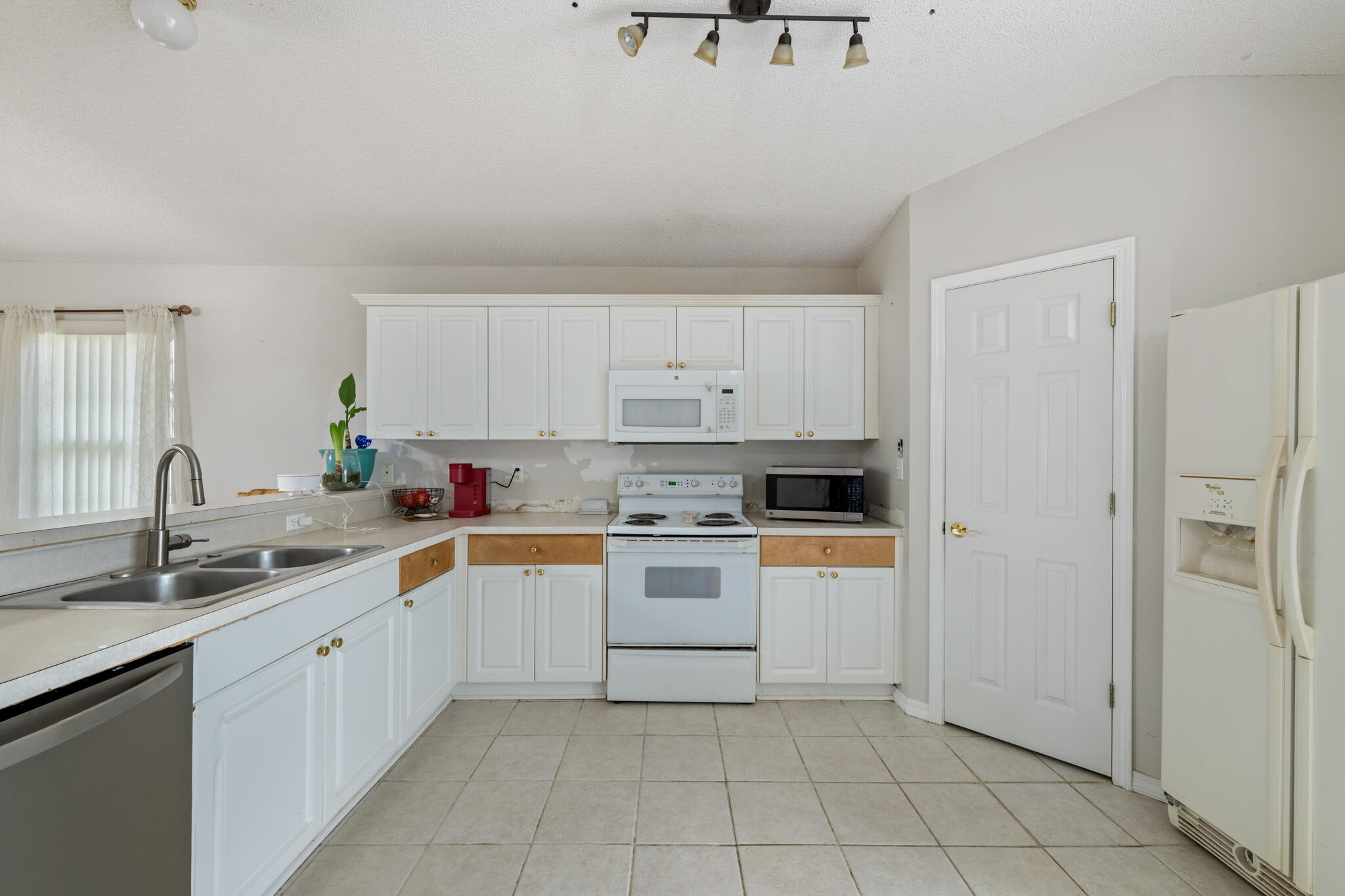 COUNTRYVIEW ESTATES 4TH ADDN PH 5 - Residential