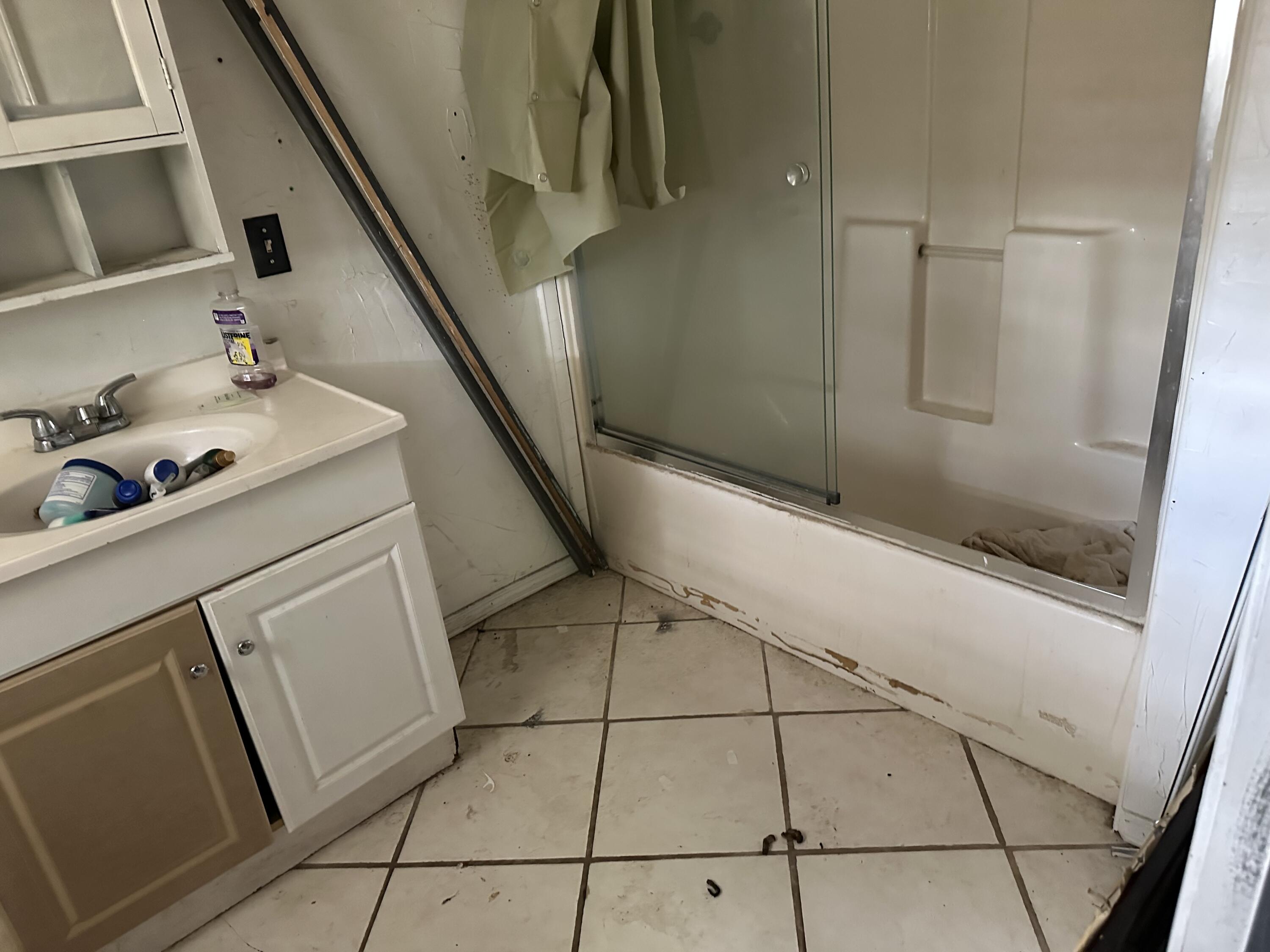 OAKWOOD HILLS UNIT 1 - Residential