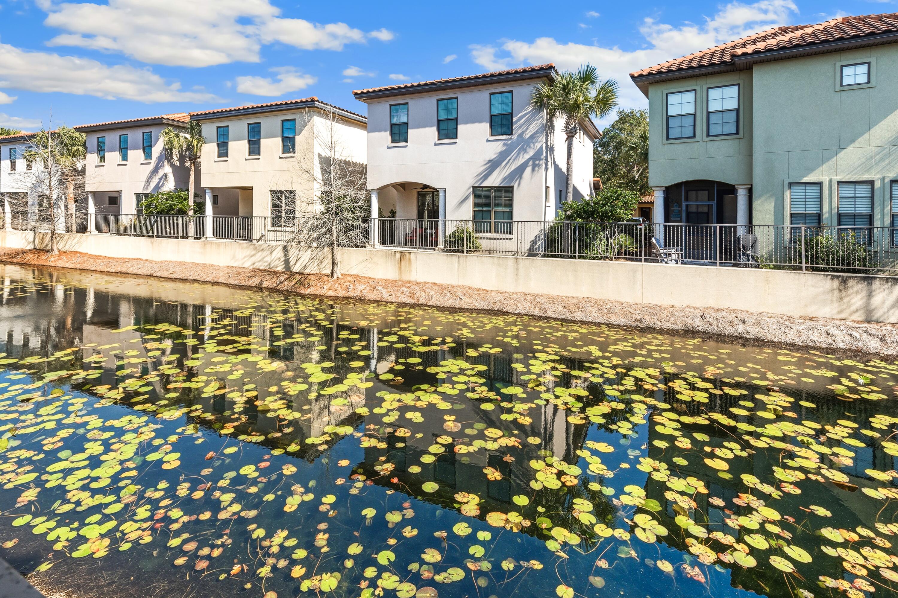 VILLA LAGO - Residential