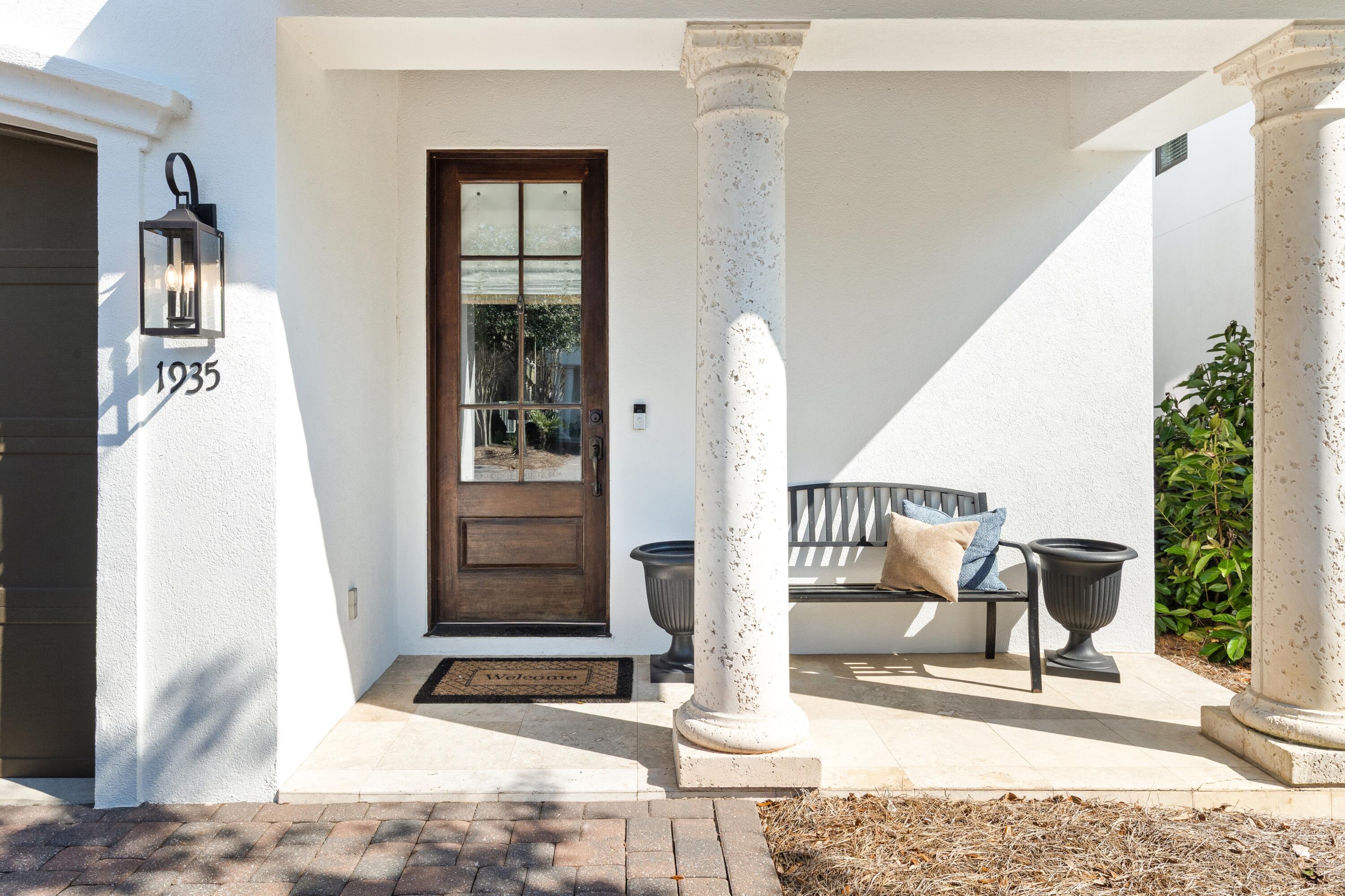 VILLA LAGO - Residential