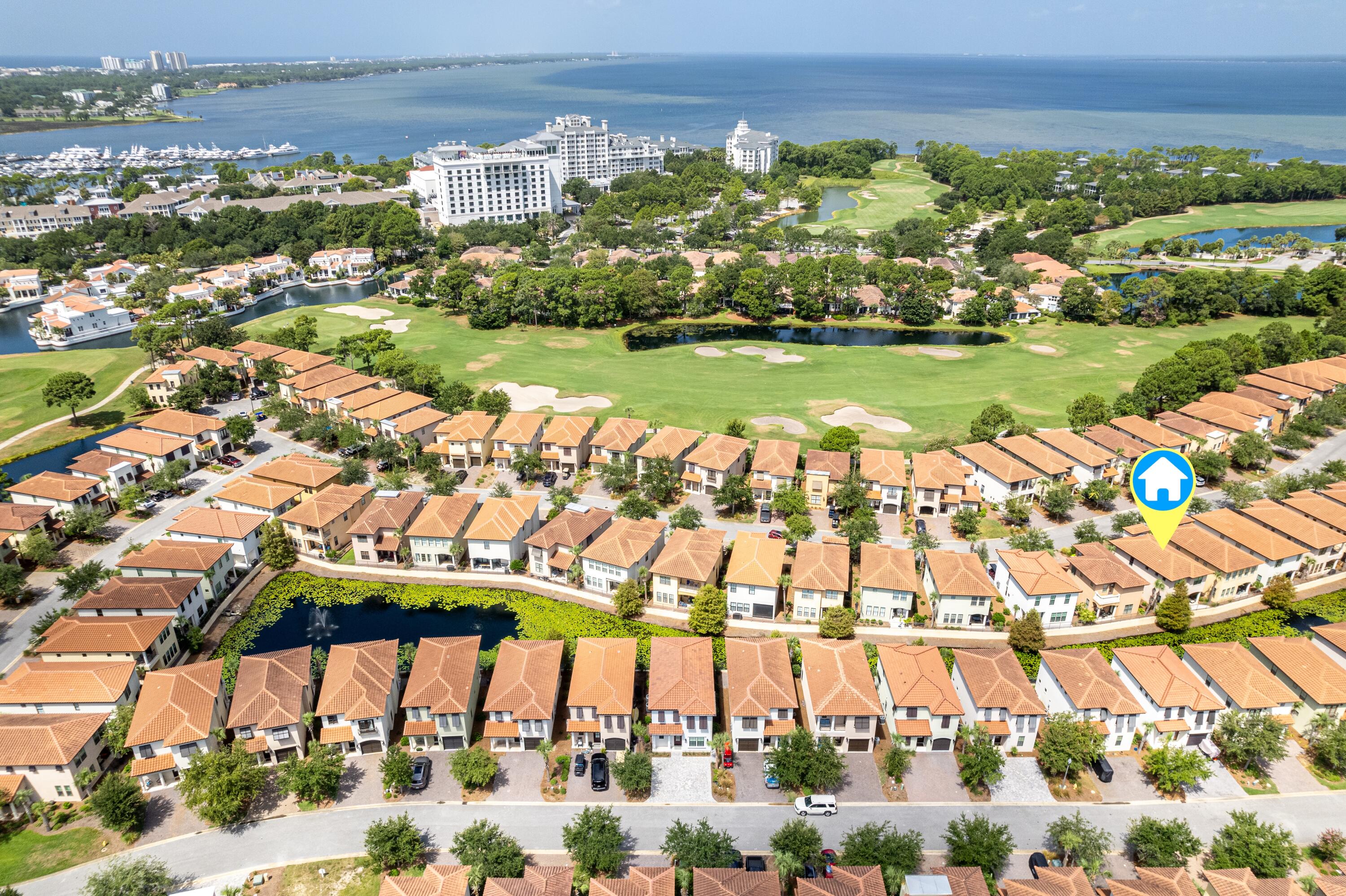 VILLA LAGO - Residential