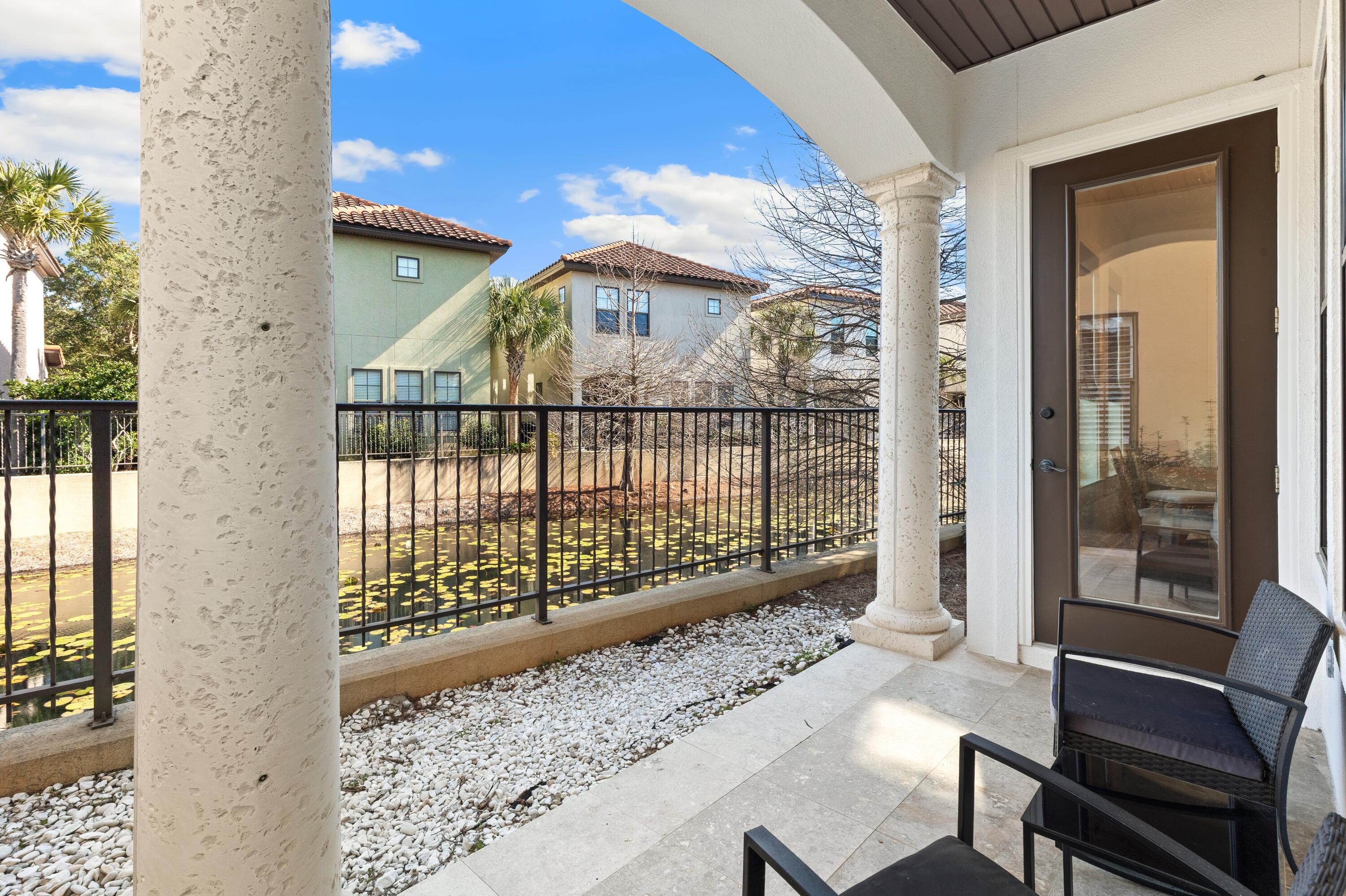 VILLA LAGO - Residential