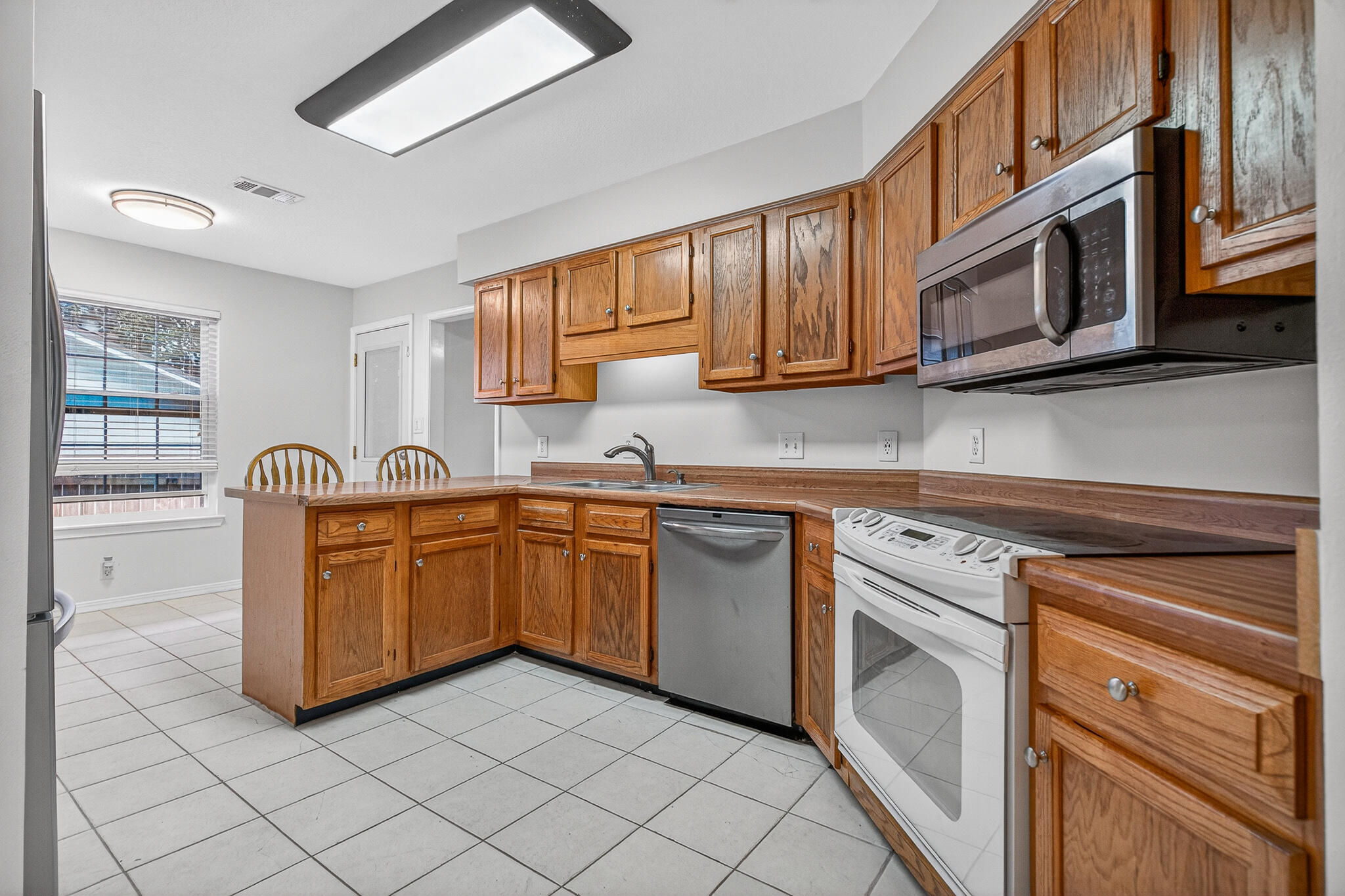 CREEKSIDE PH IV LOT 60 BLK C - Residential