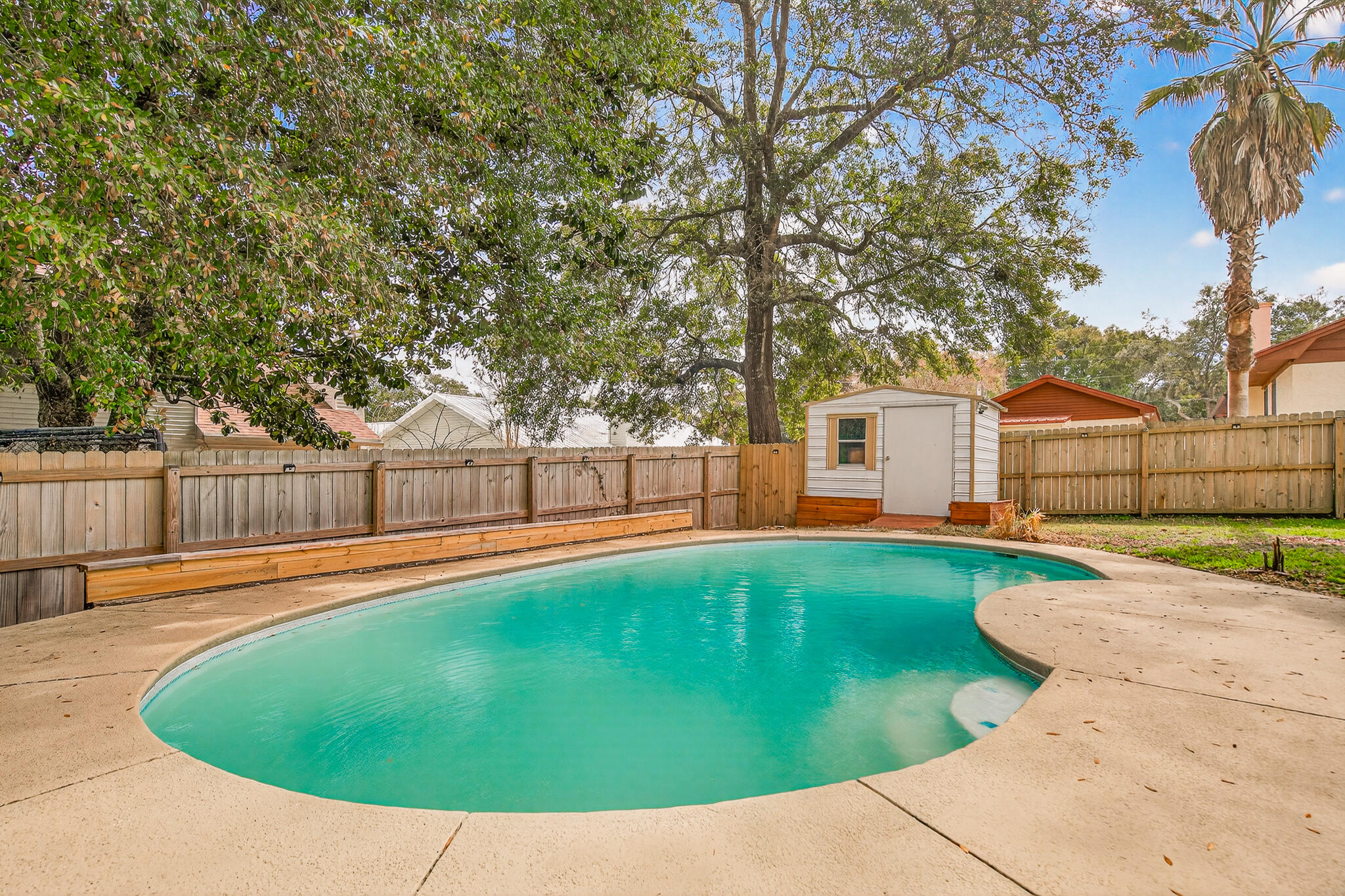 CREEKSIDE PH IV LOT 60 BLK C - Residential