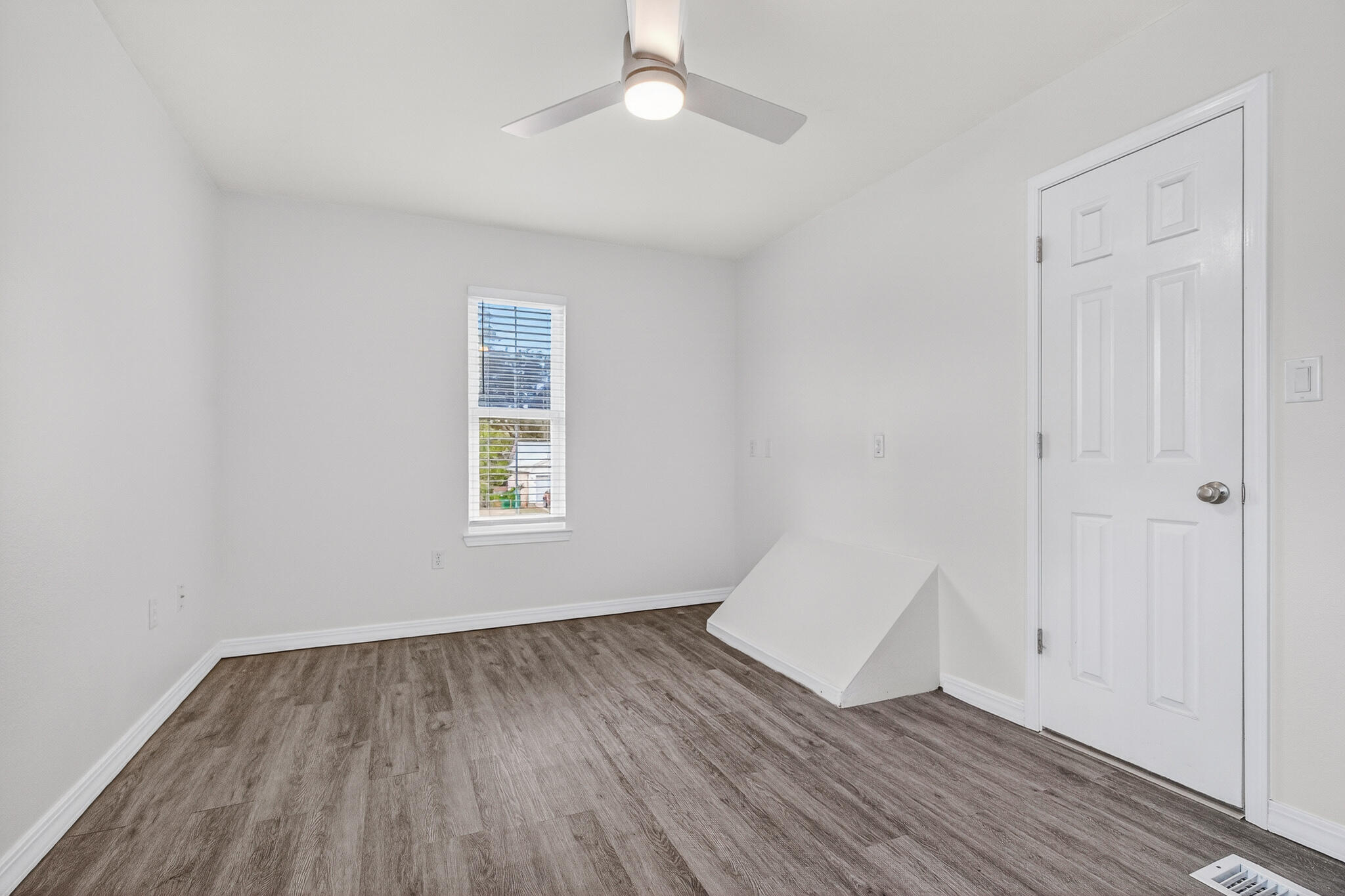 CREEKSIDE PH IV LOT 60 BLK C - Residential