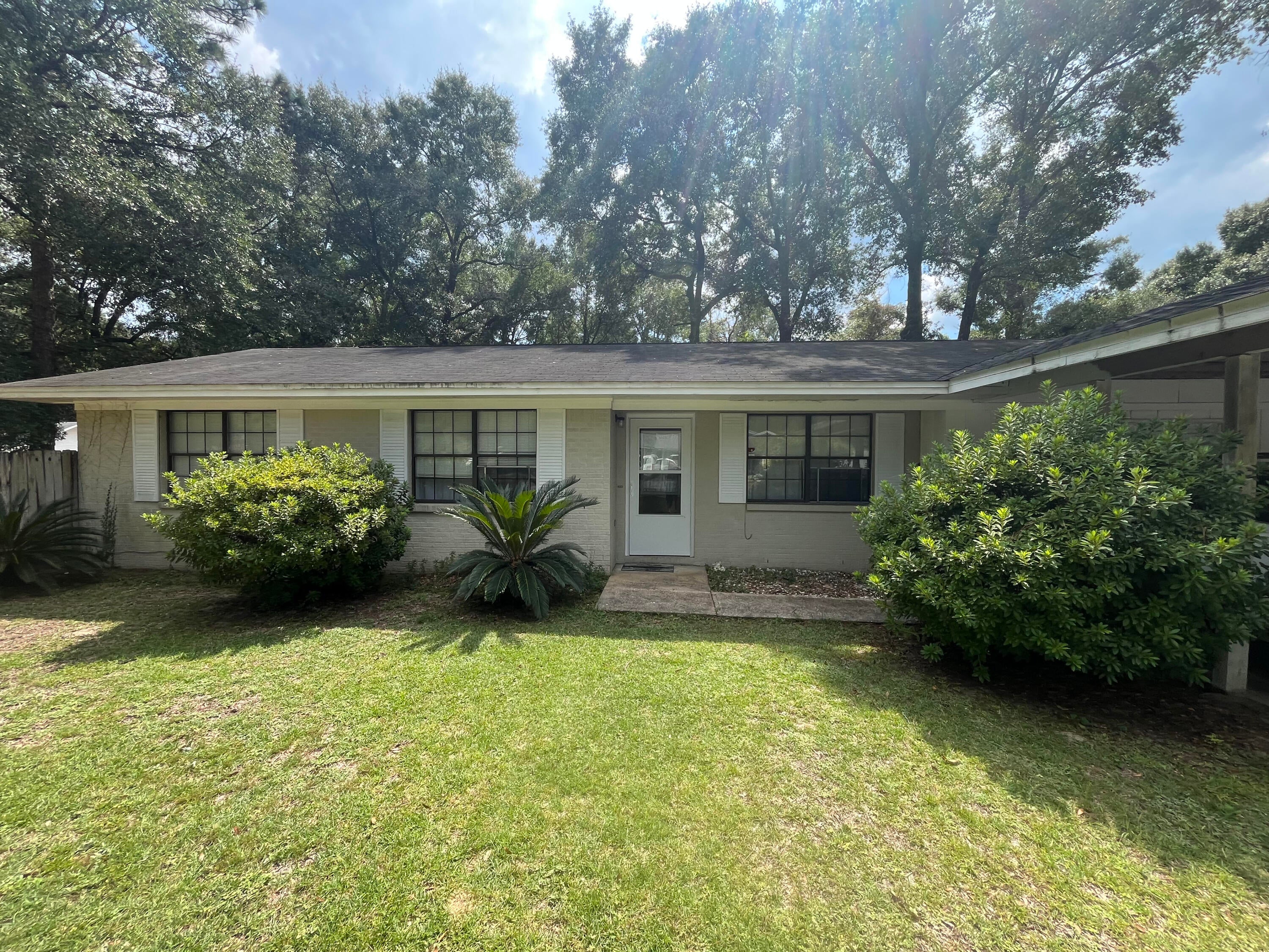 301 Springwood Circle