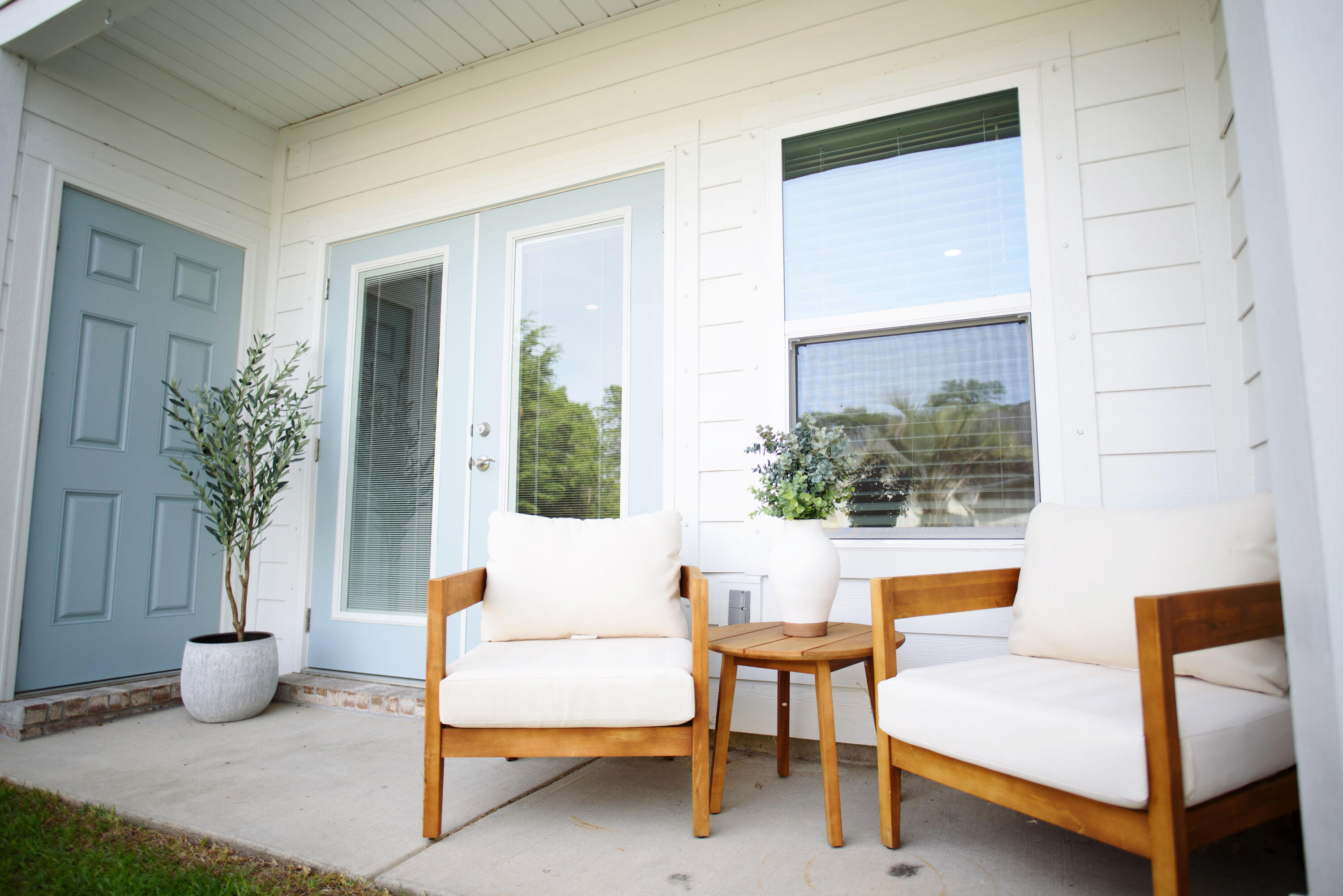 HIDDEN BAY VILLAGE - Residential