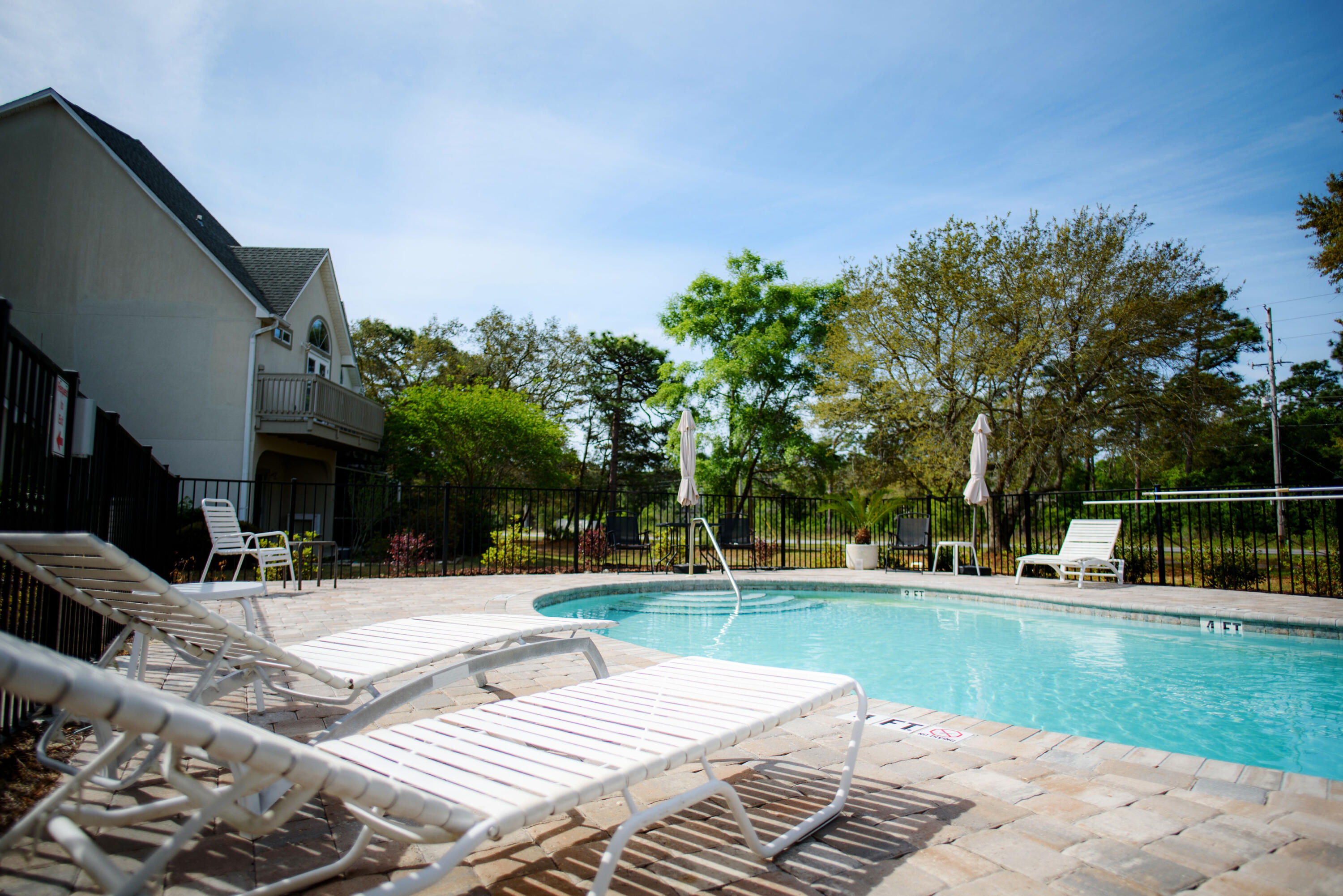 HIDDEN BAY VILLAGE - Residential