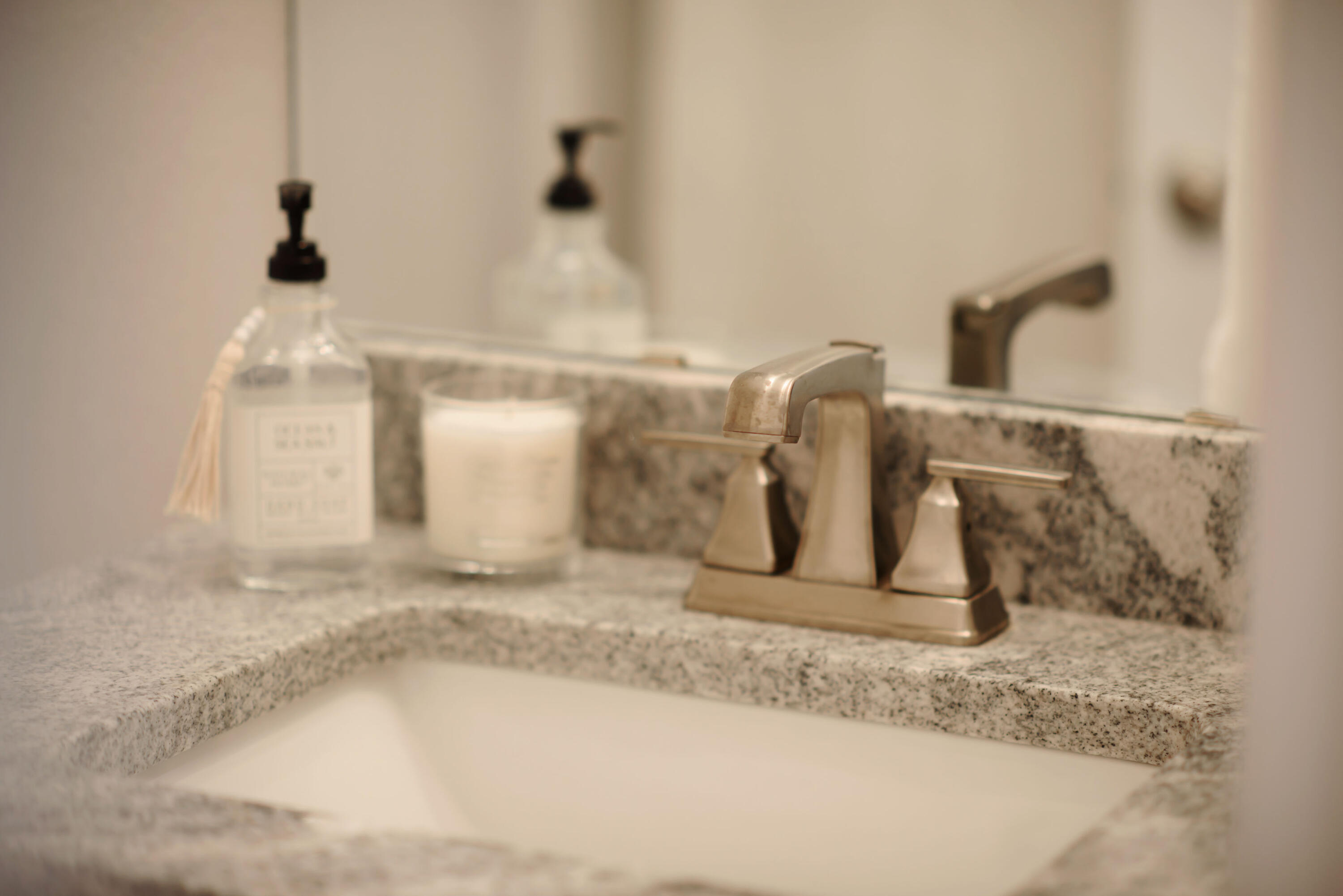 HIDDEN BAY VILLAGE - Residential