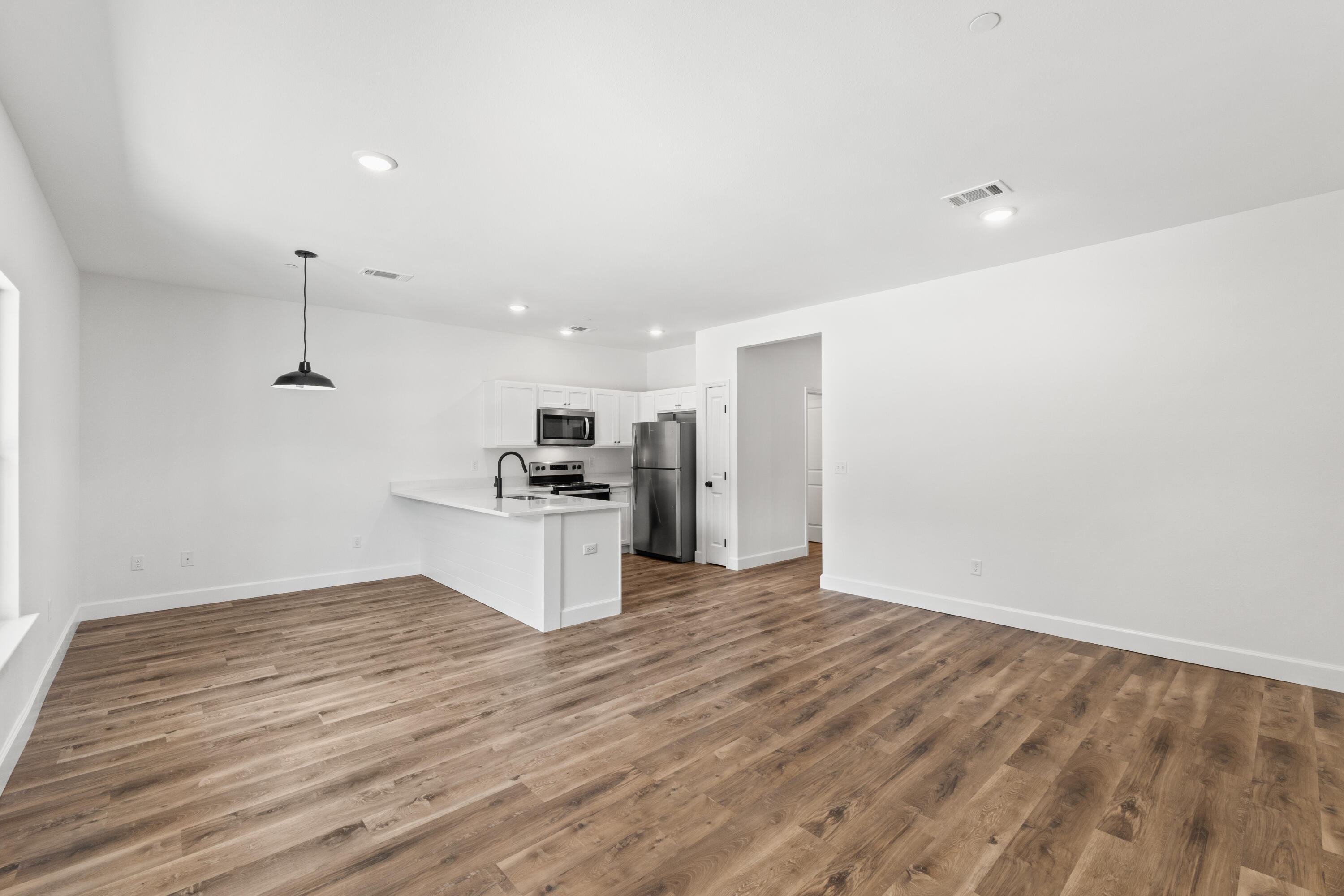 BARROW APARTMENTS - Residential Lease
