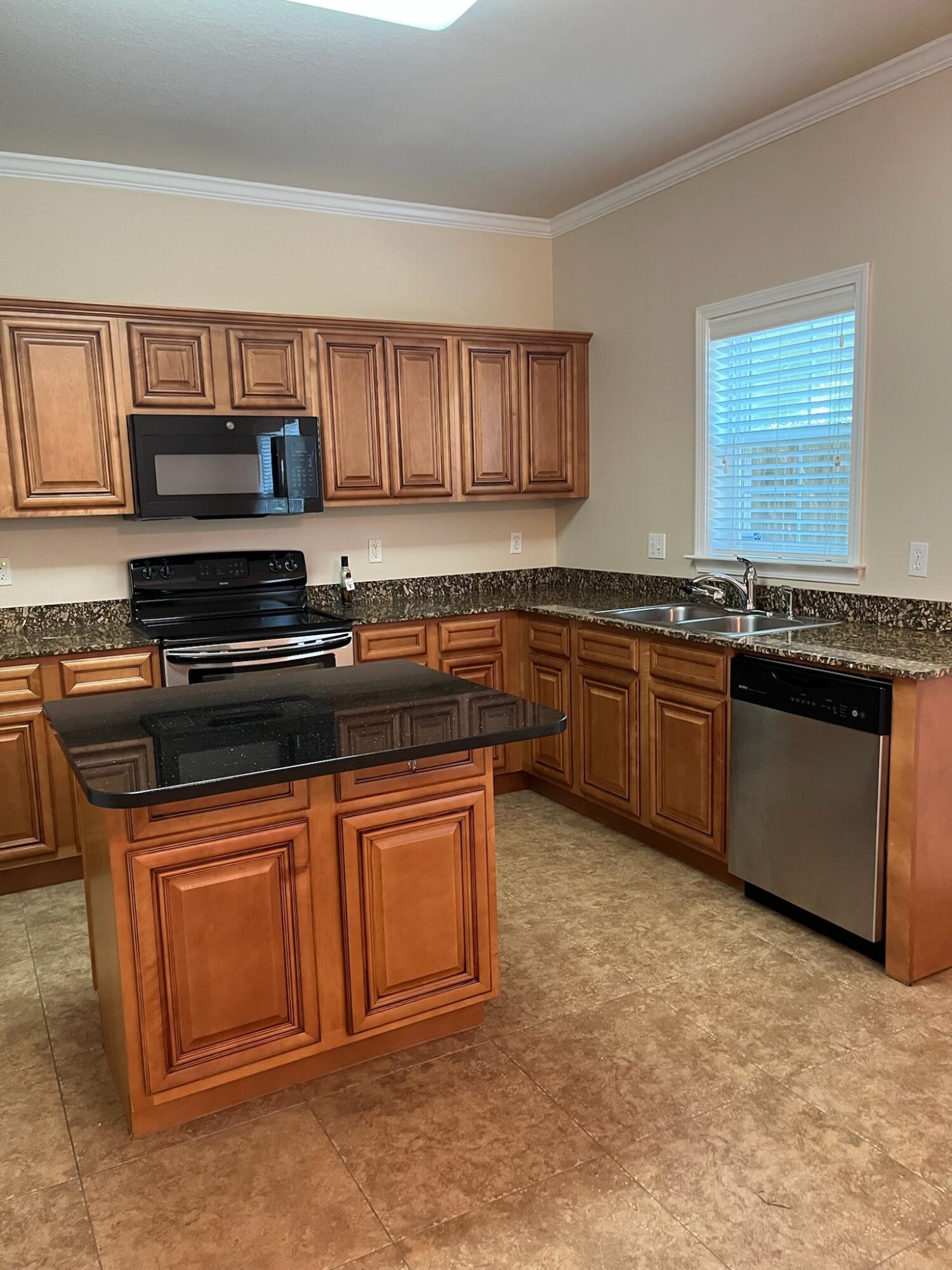 MERIDIAN SQUARE T/H - Residential