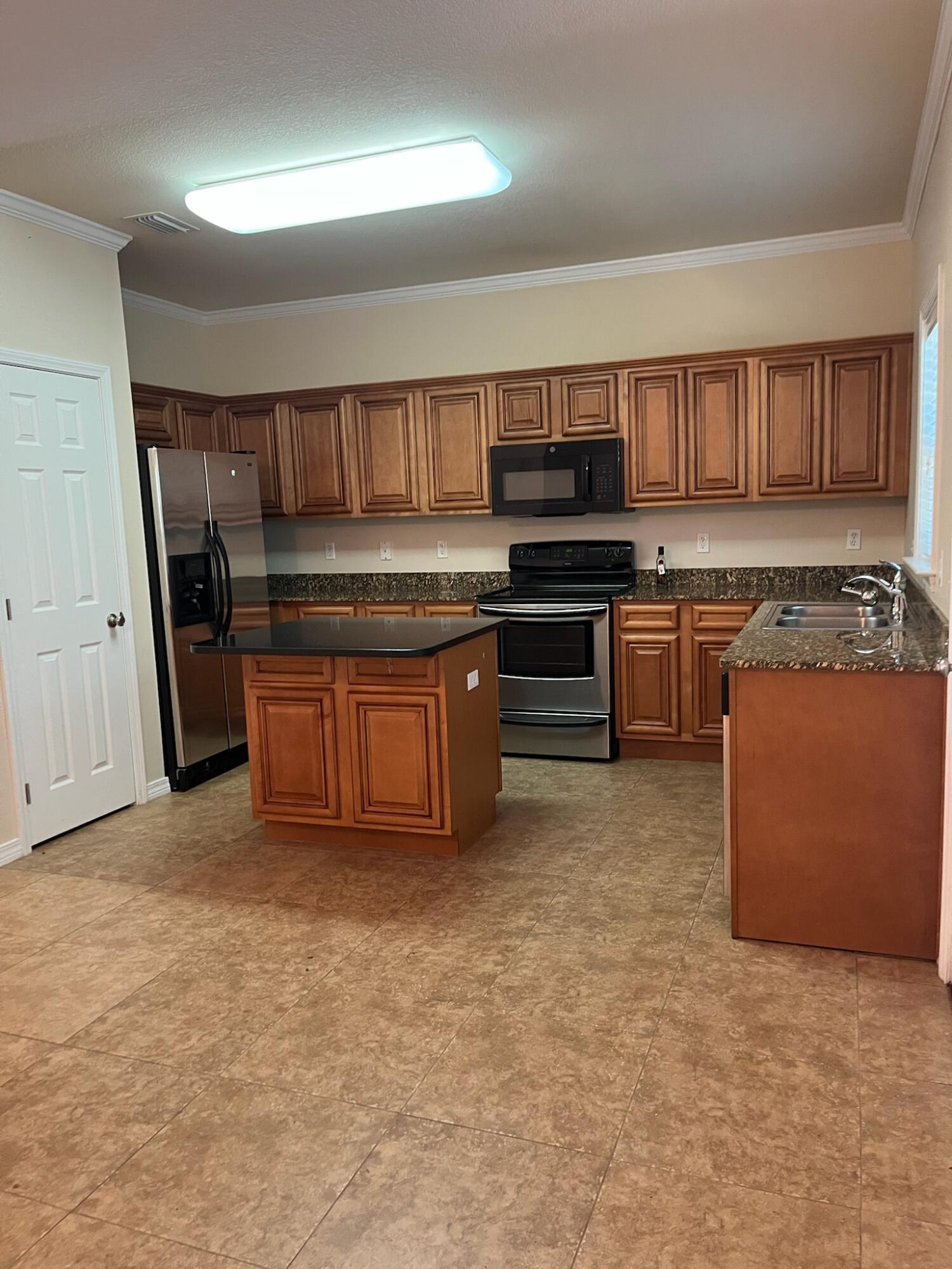 MERIDIAN SQUARE T/H - Residential
