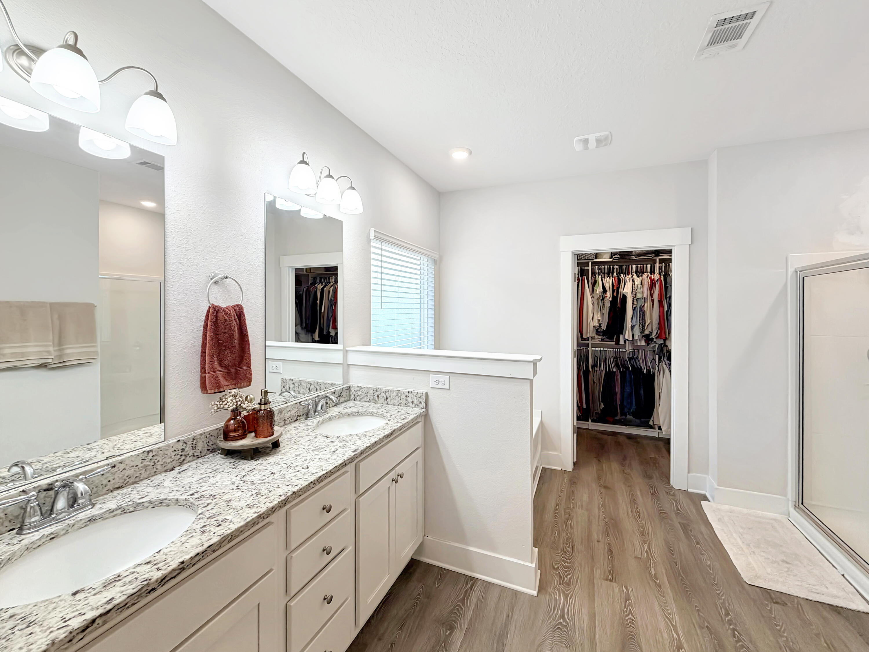 HILLWOOD ESTATES - Residential