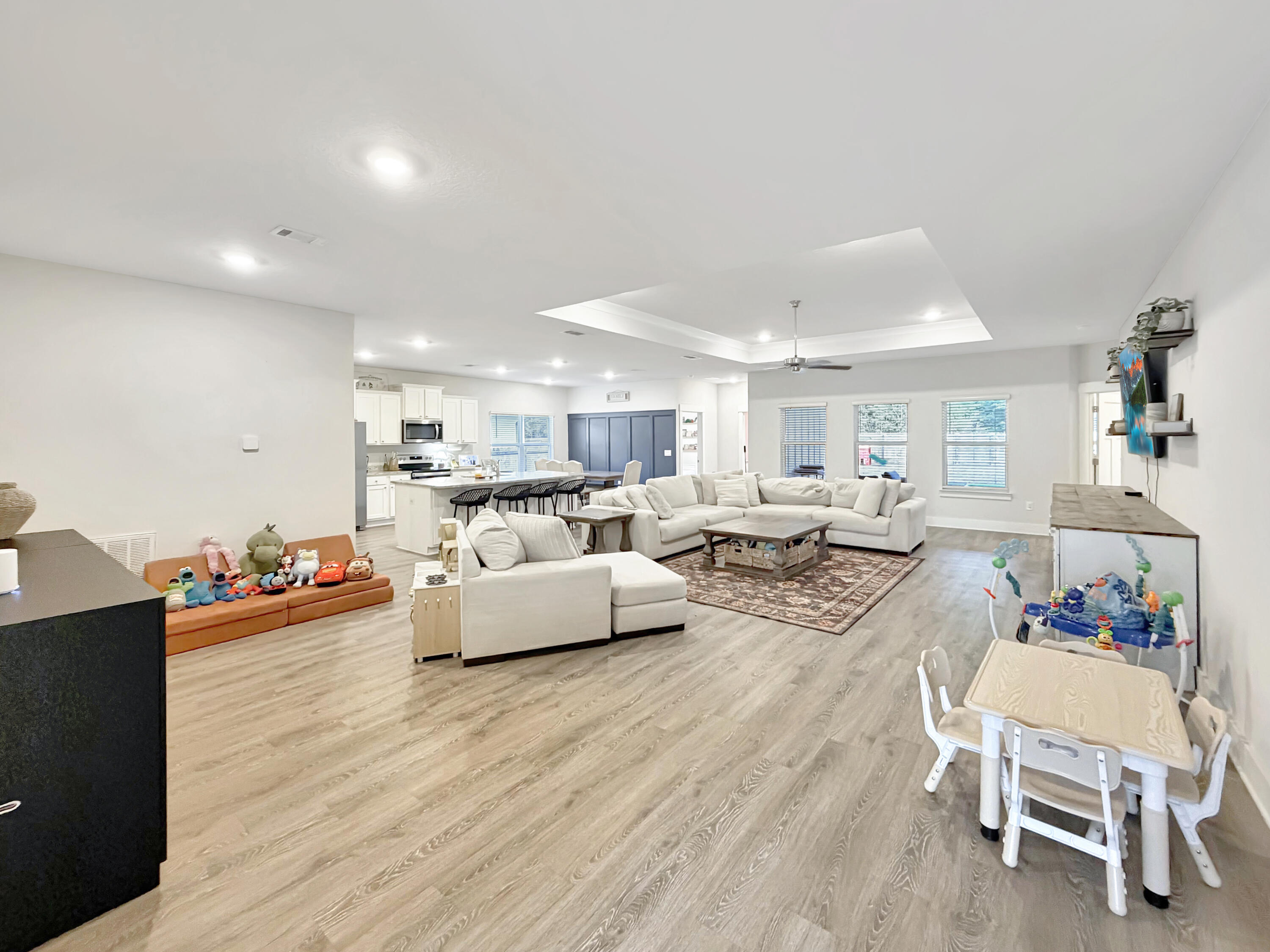 HILLWOOD ESTATES - Residential