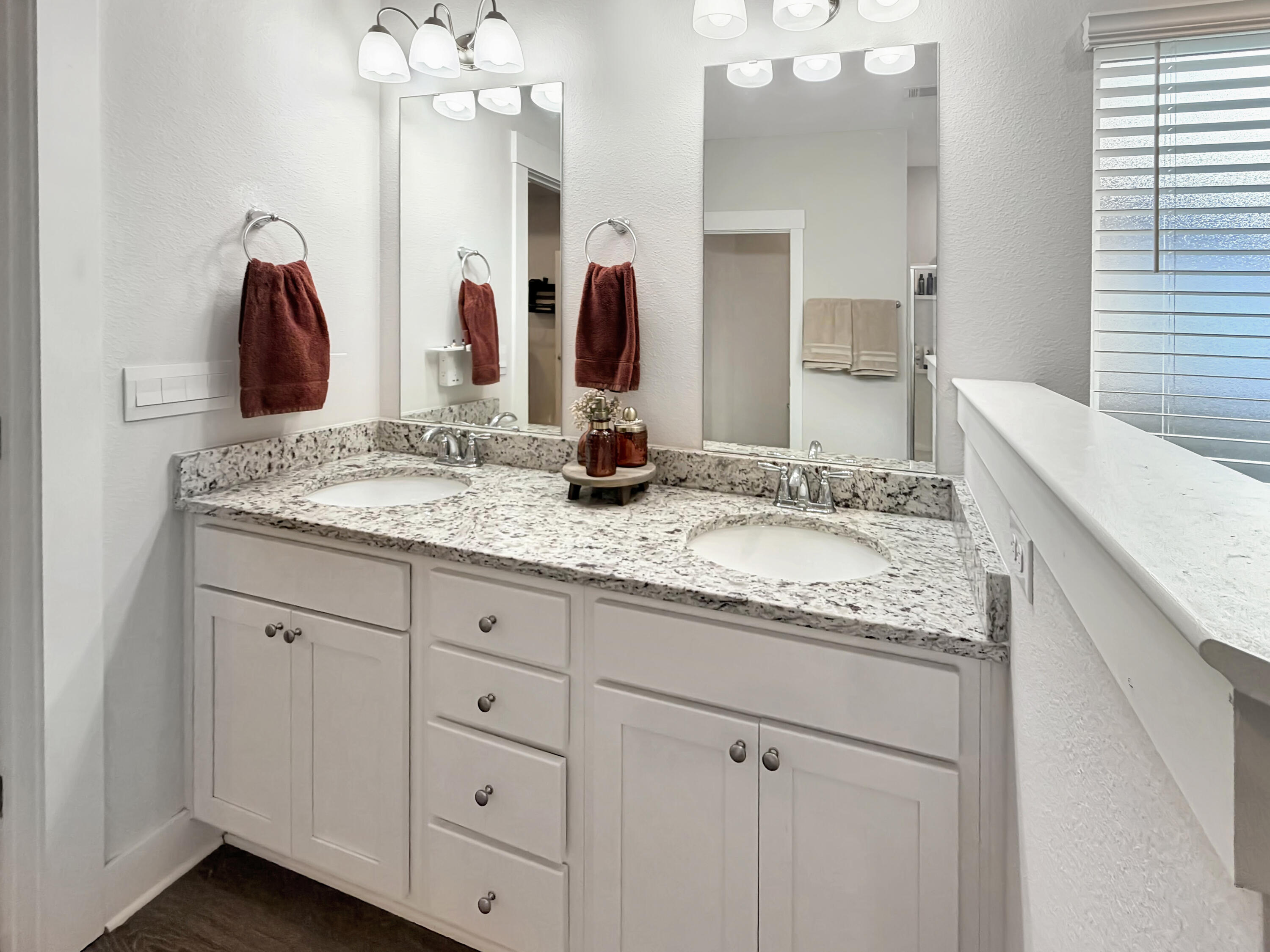 HILLWOOD ESTATES - Residential