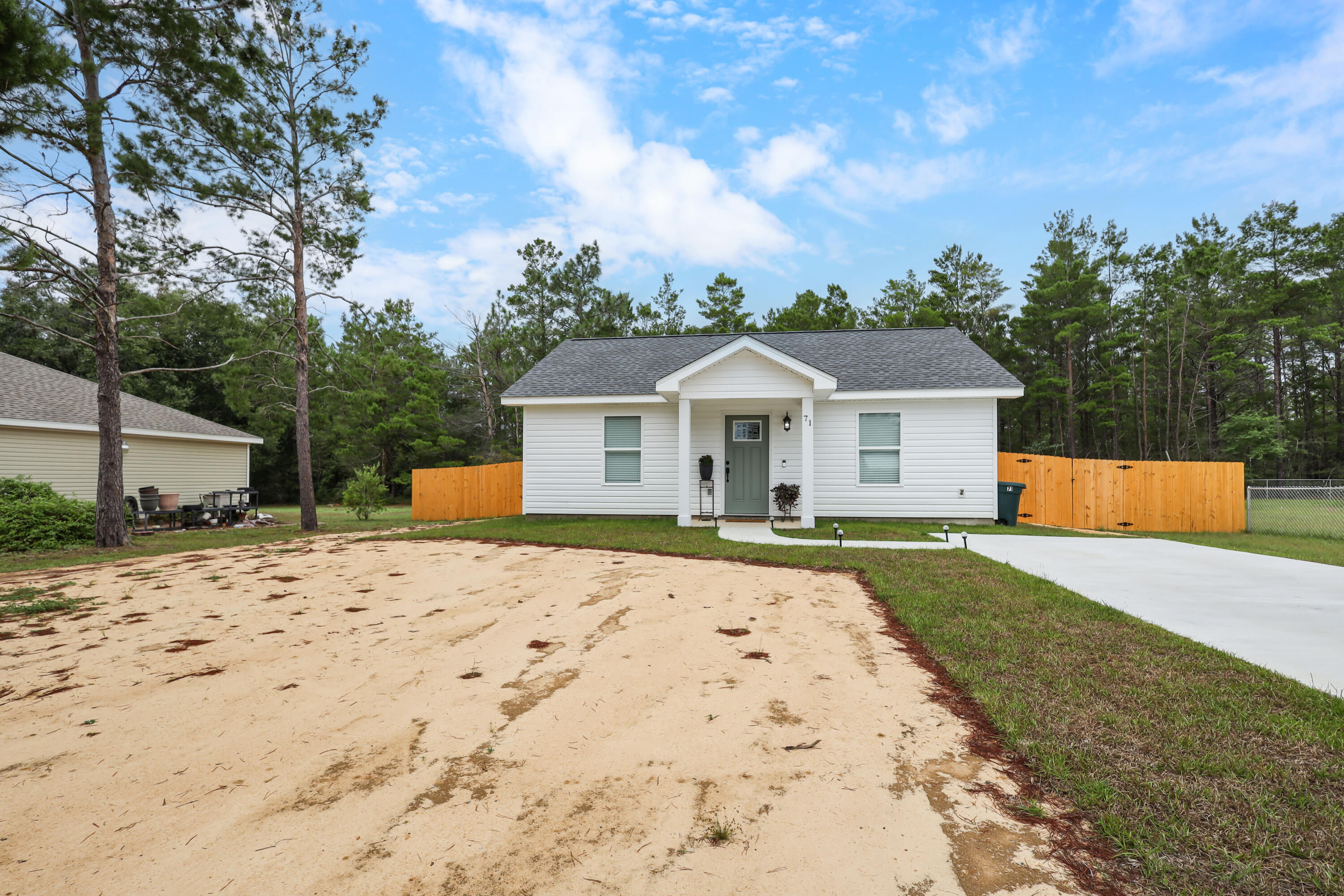 OAK WOOD HILLS UNIT 1 - Residential Lease