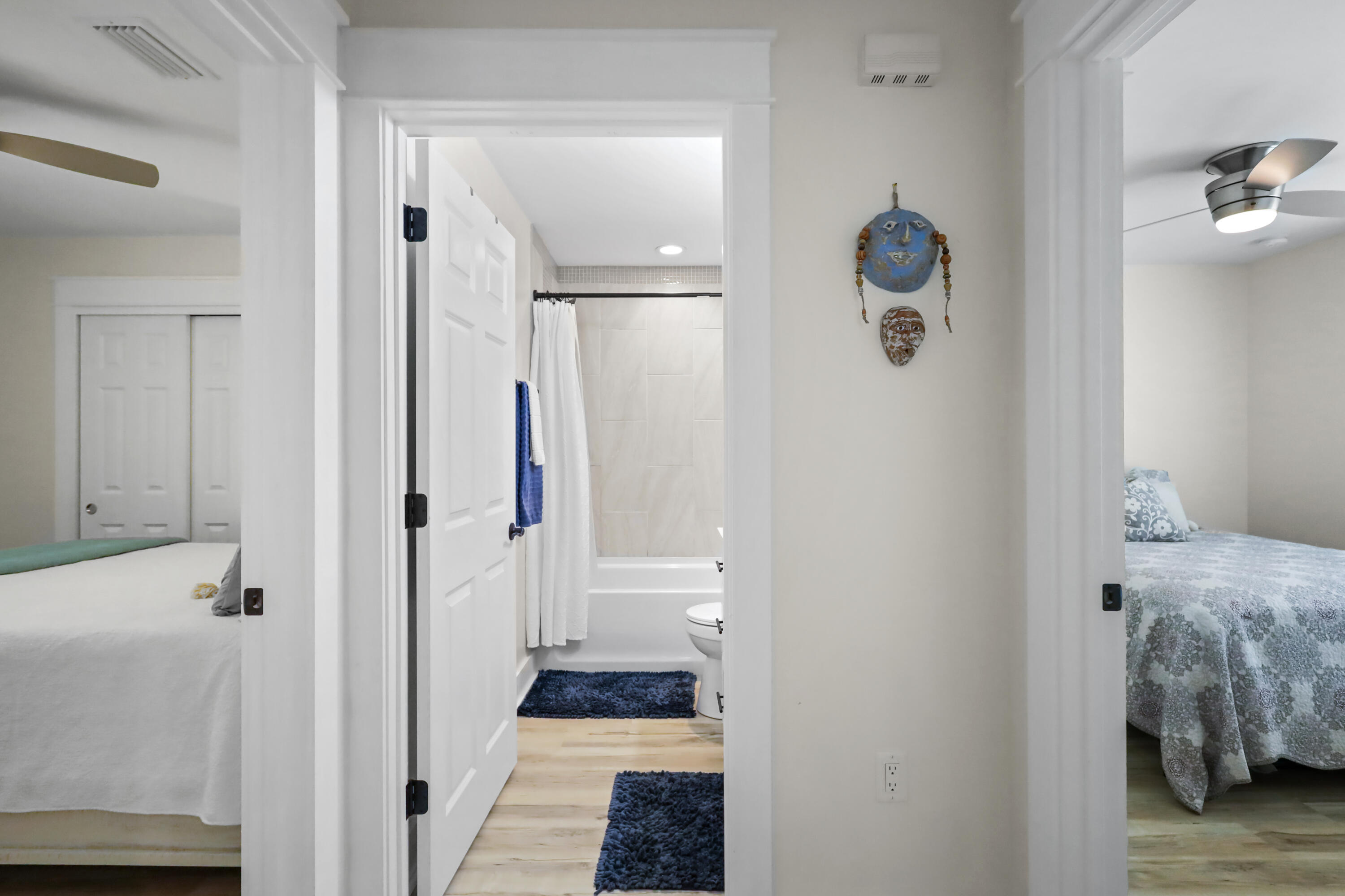 OAK WOOD HILLS UNIT 1 - Residential Lease