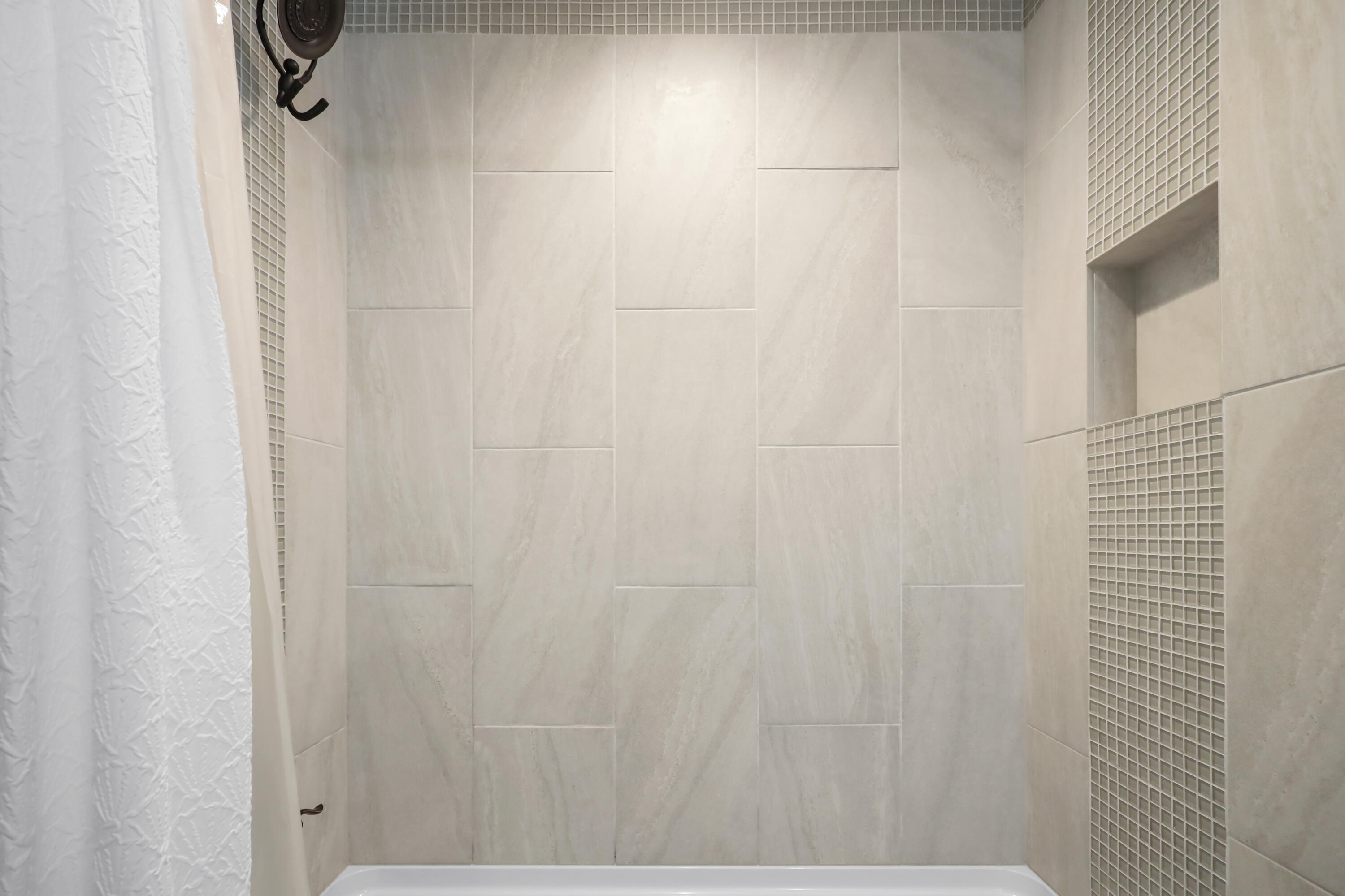 OAK WOOD HILLS UNIT 1 - Residential Lease