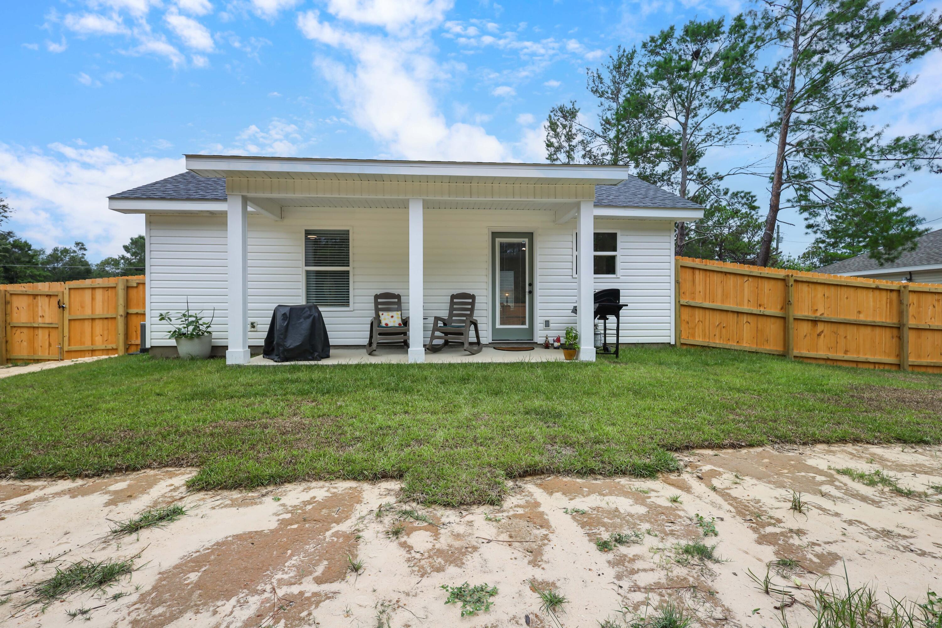 OAK WOOD HILLS UNIT 1 - Residential Lease