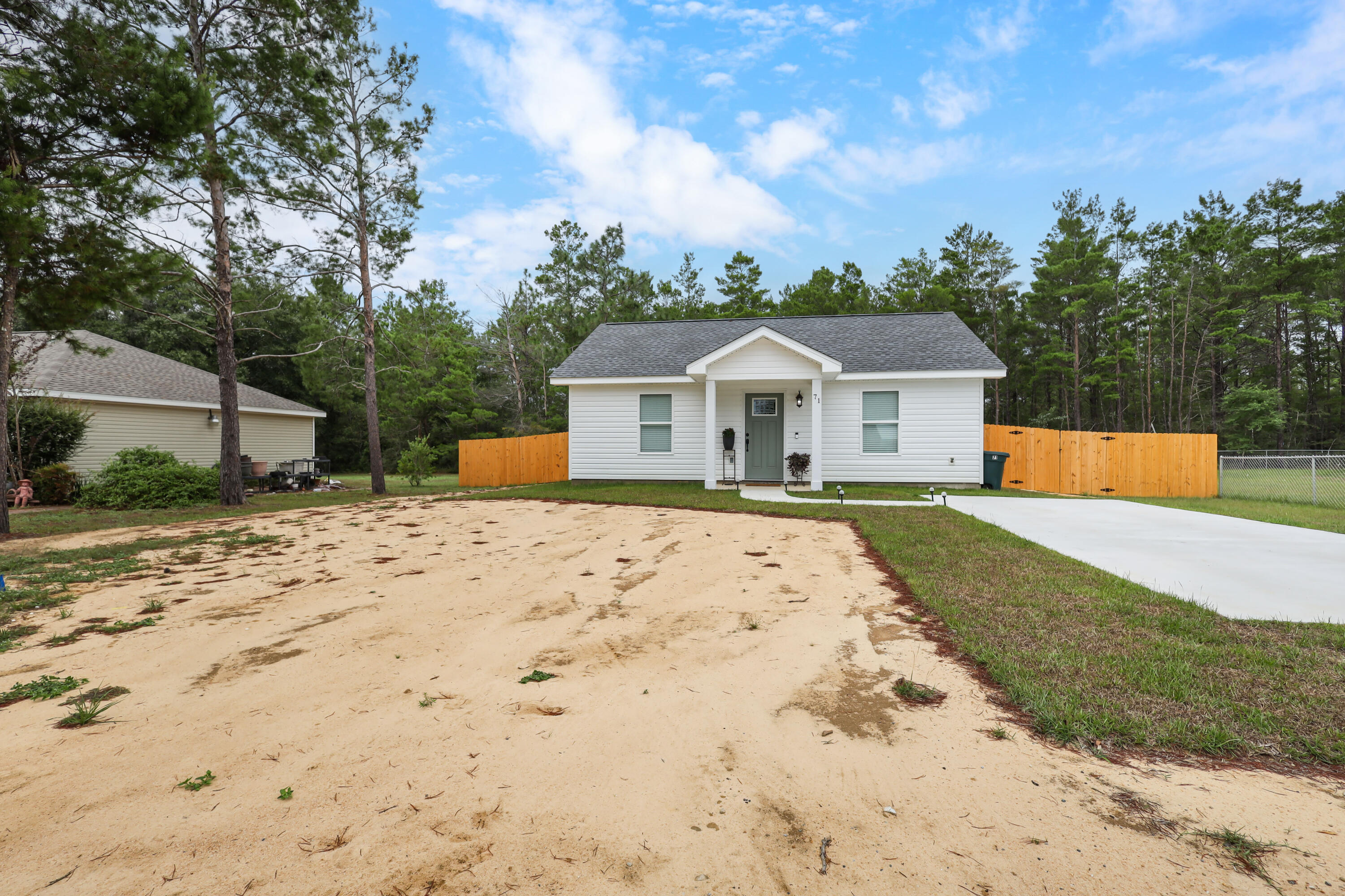 OAK WOOD HILLS UNIT 1 - Residential Lease