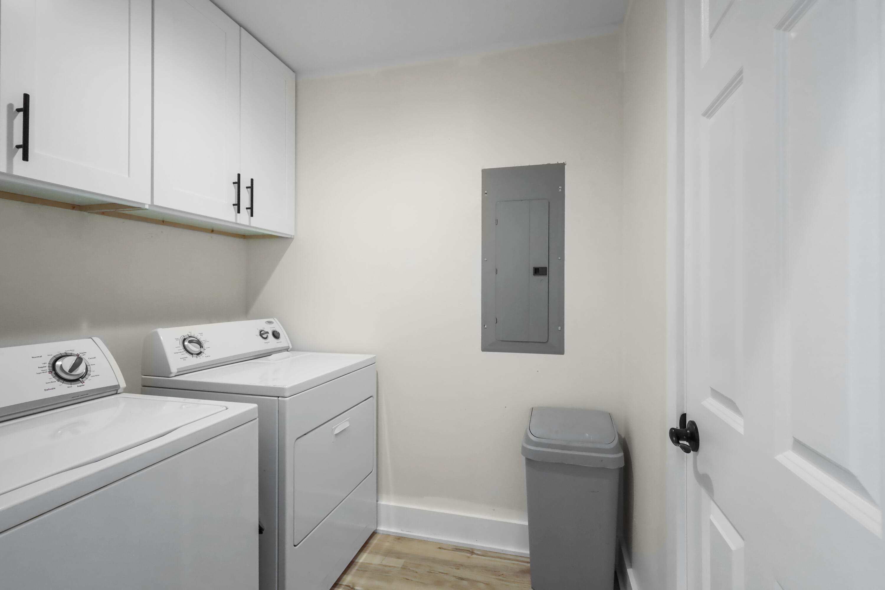 OAK WOOD HILLS UNIT 1 - Residential Lease