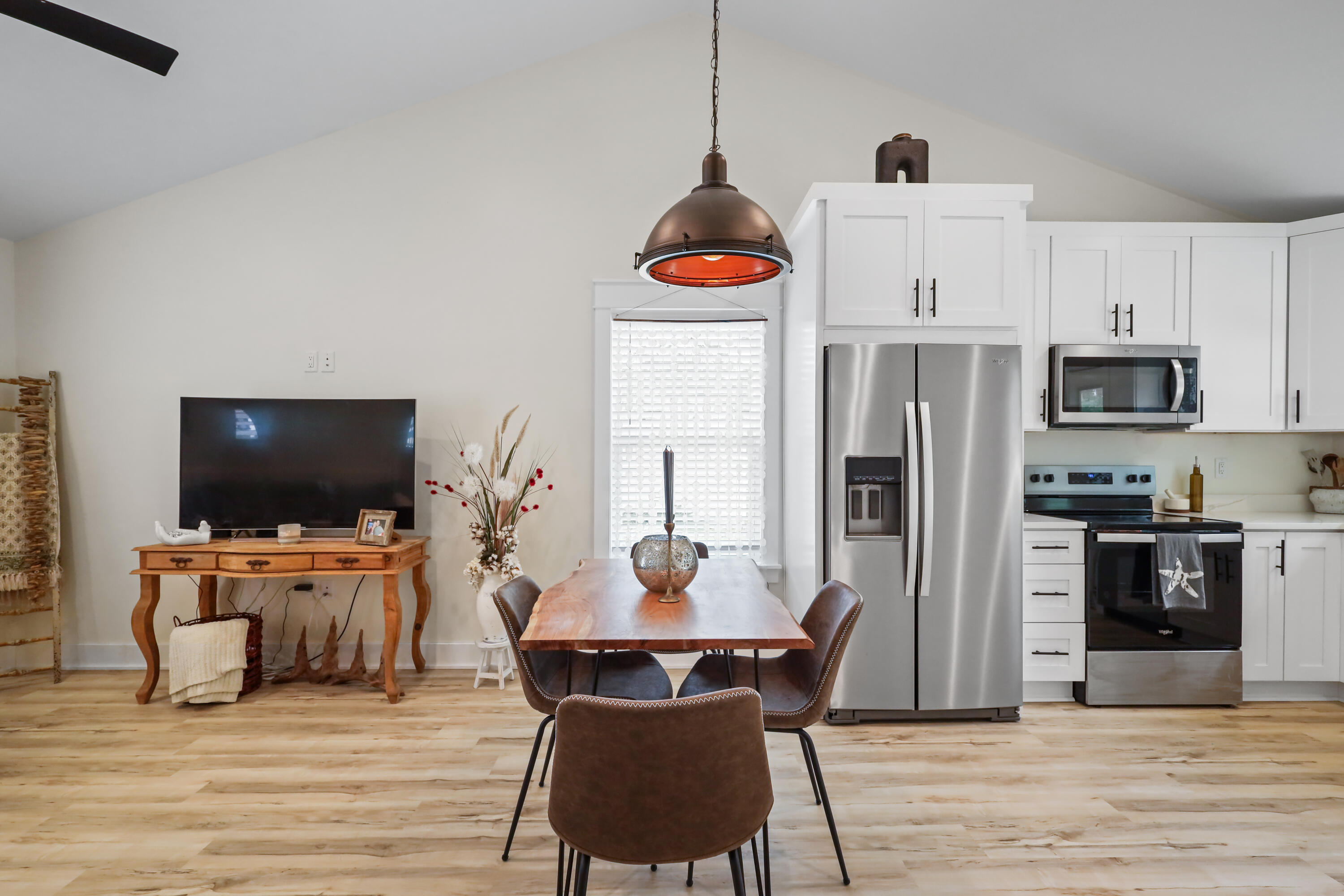 OAK WOOD HILLS UNIT 1 - Residential Lease