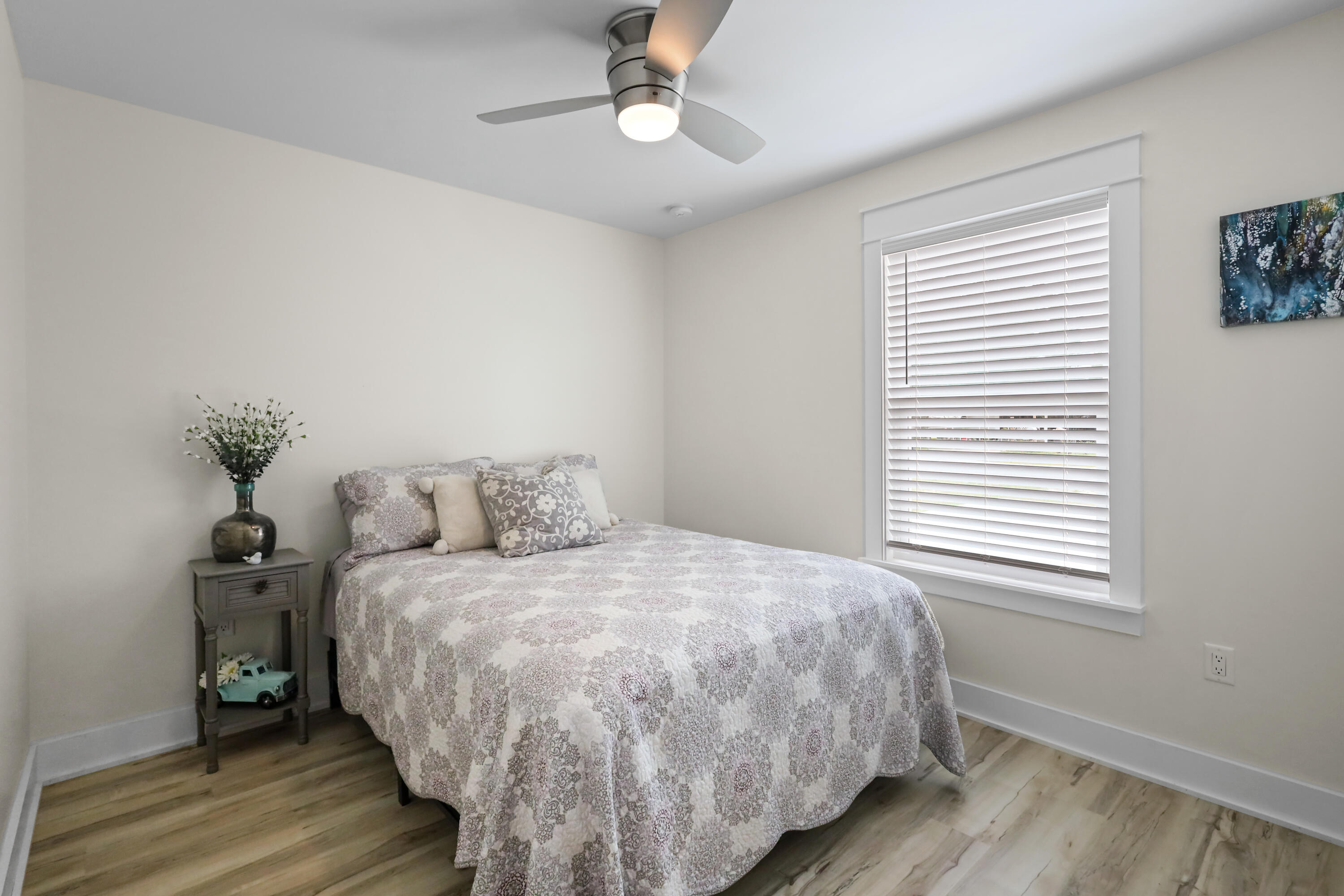 OAK WOOD HILLS UNIT 1 - Residential Lease