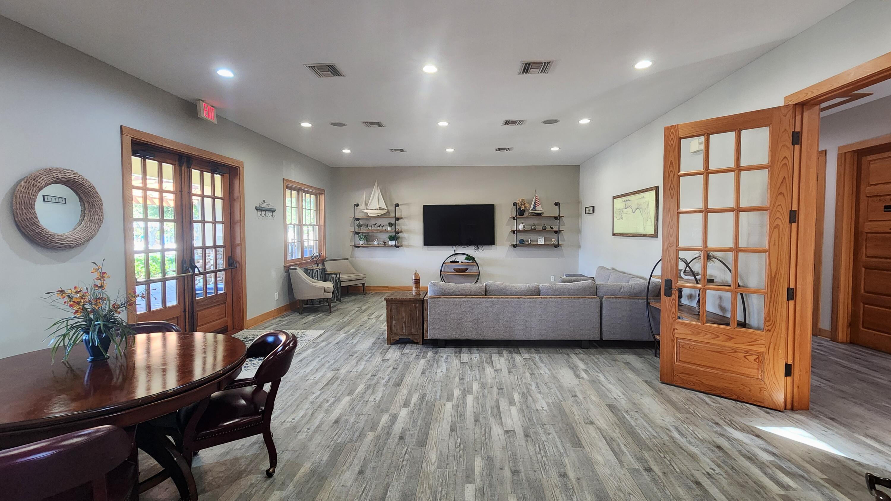 HAMMOCK BAY - Residential