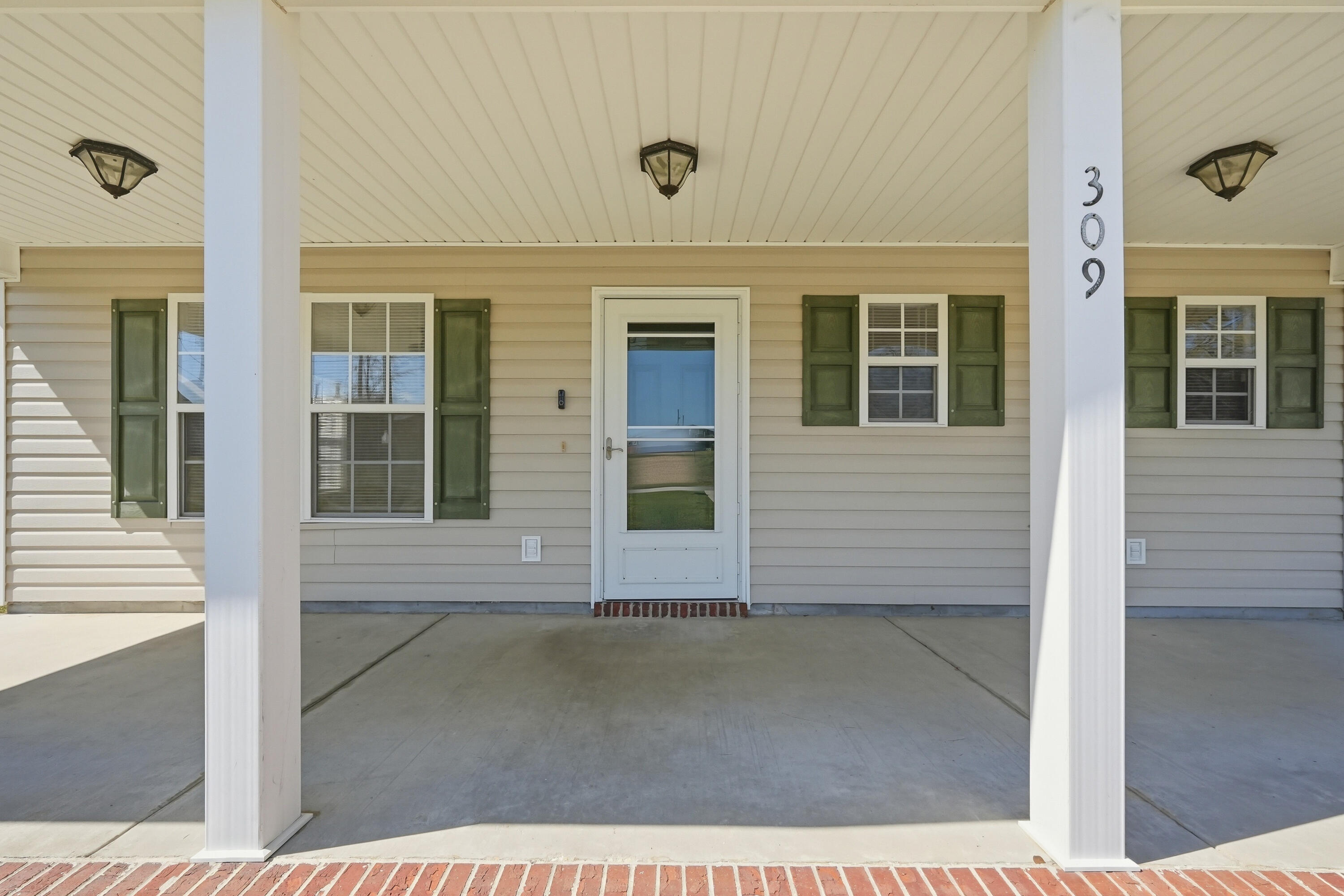 NO RECORDED SUBDIVISION - Residential