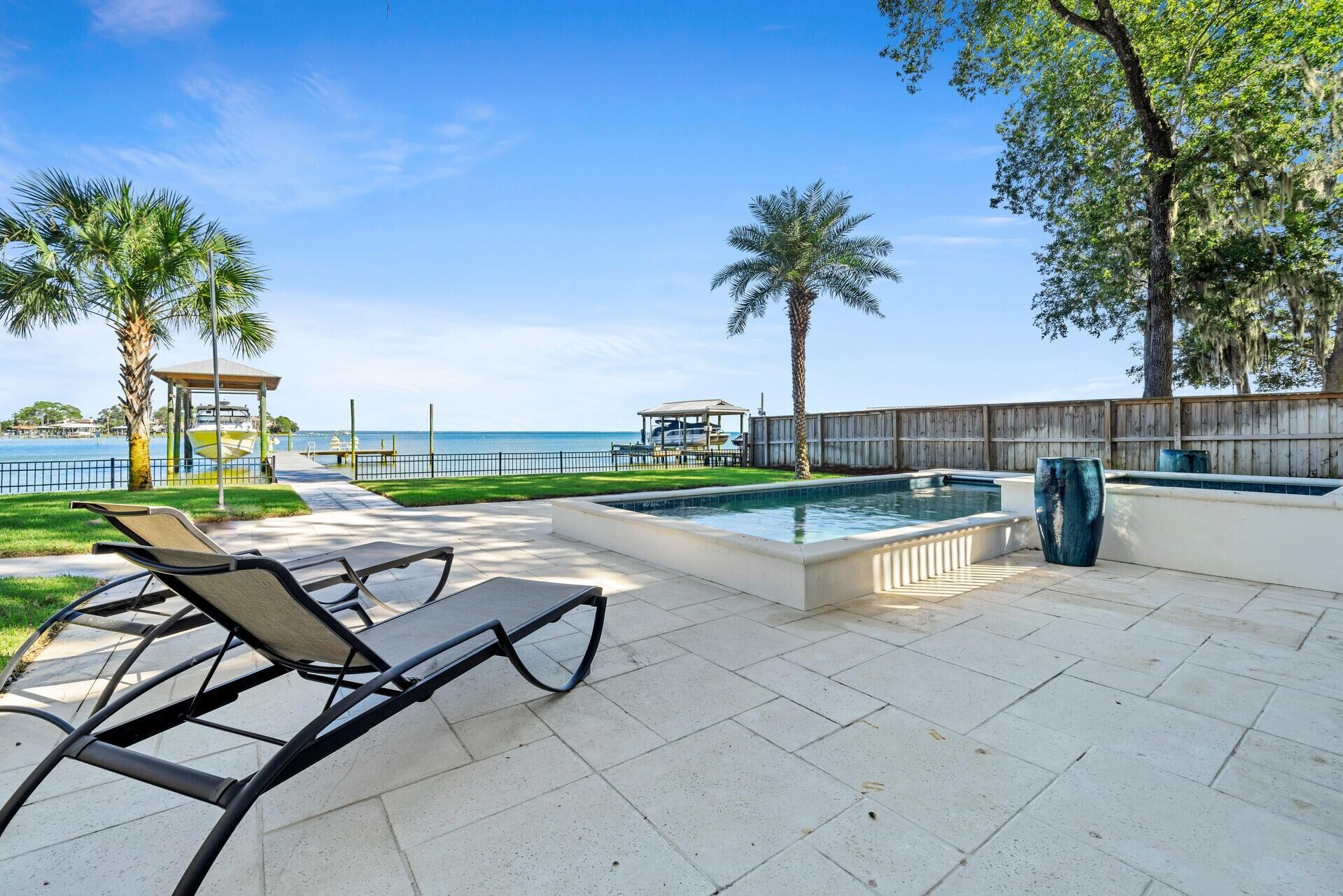 TURQUOISE BEACH - Residential