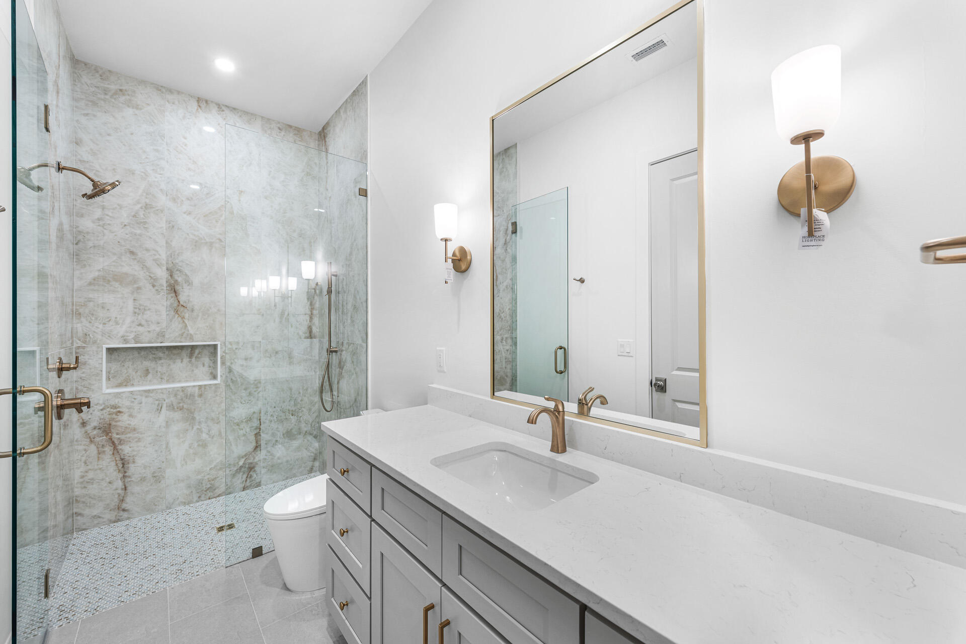 SECLUSION BAY - Residential