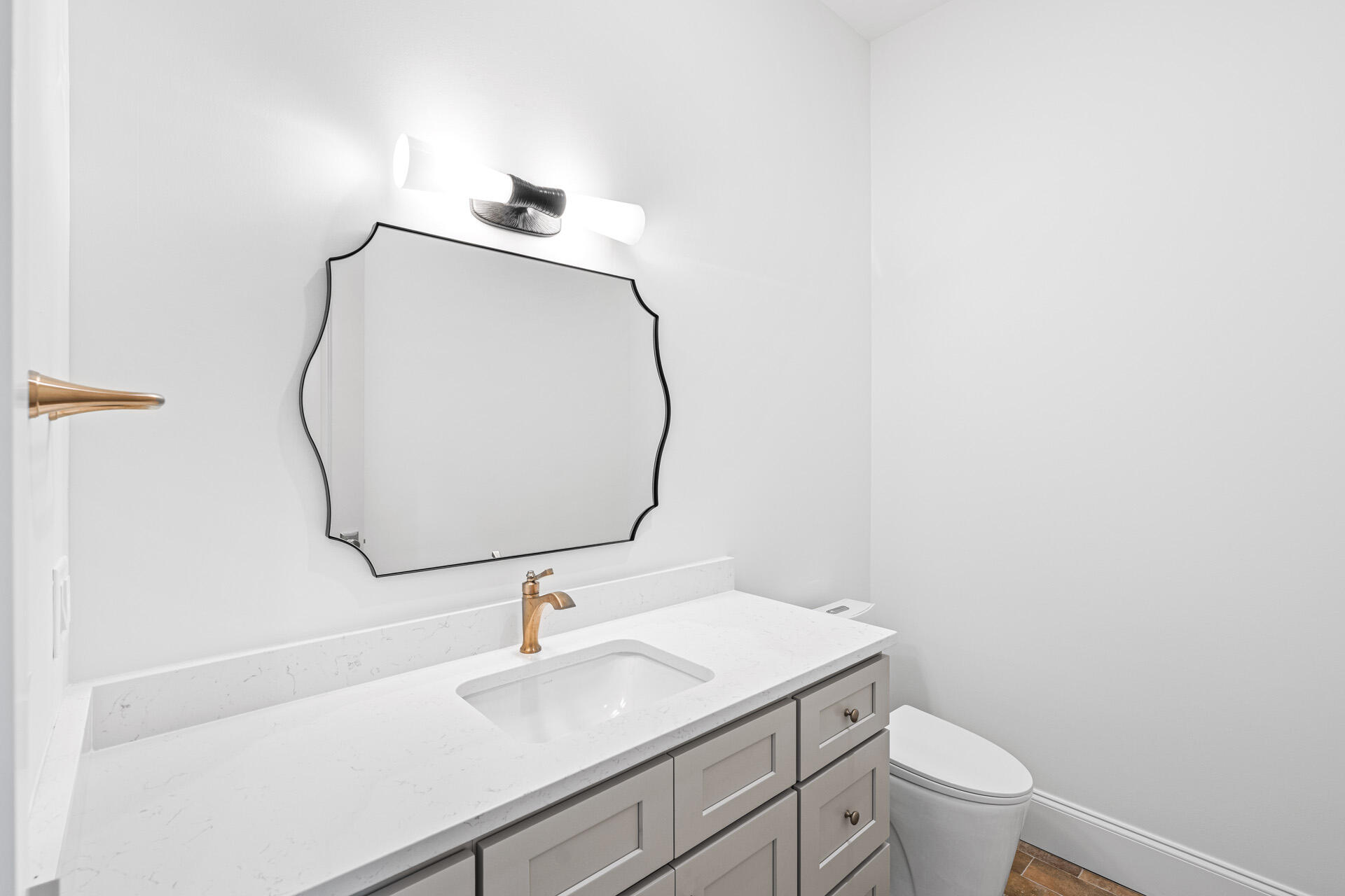 SECLUSION BAY - Residential